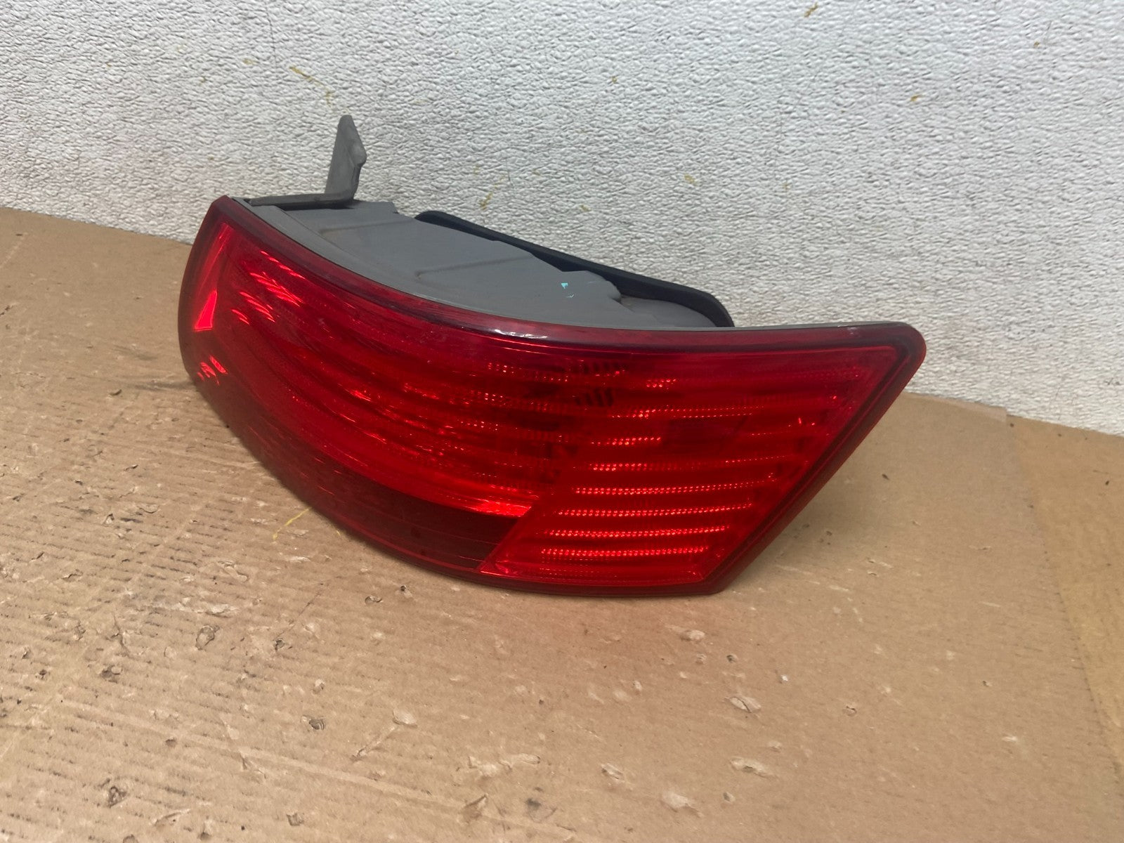2009 to 2010 Hyundai Sonata Right Passenger Side Tail Light Oem R0783 DW1