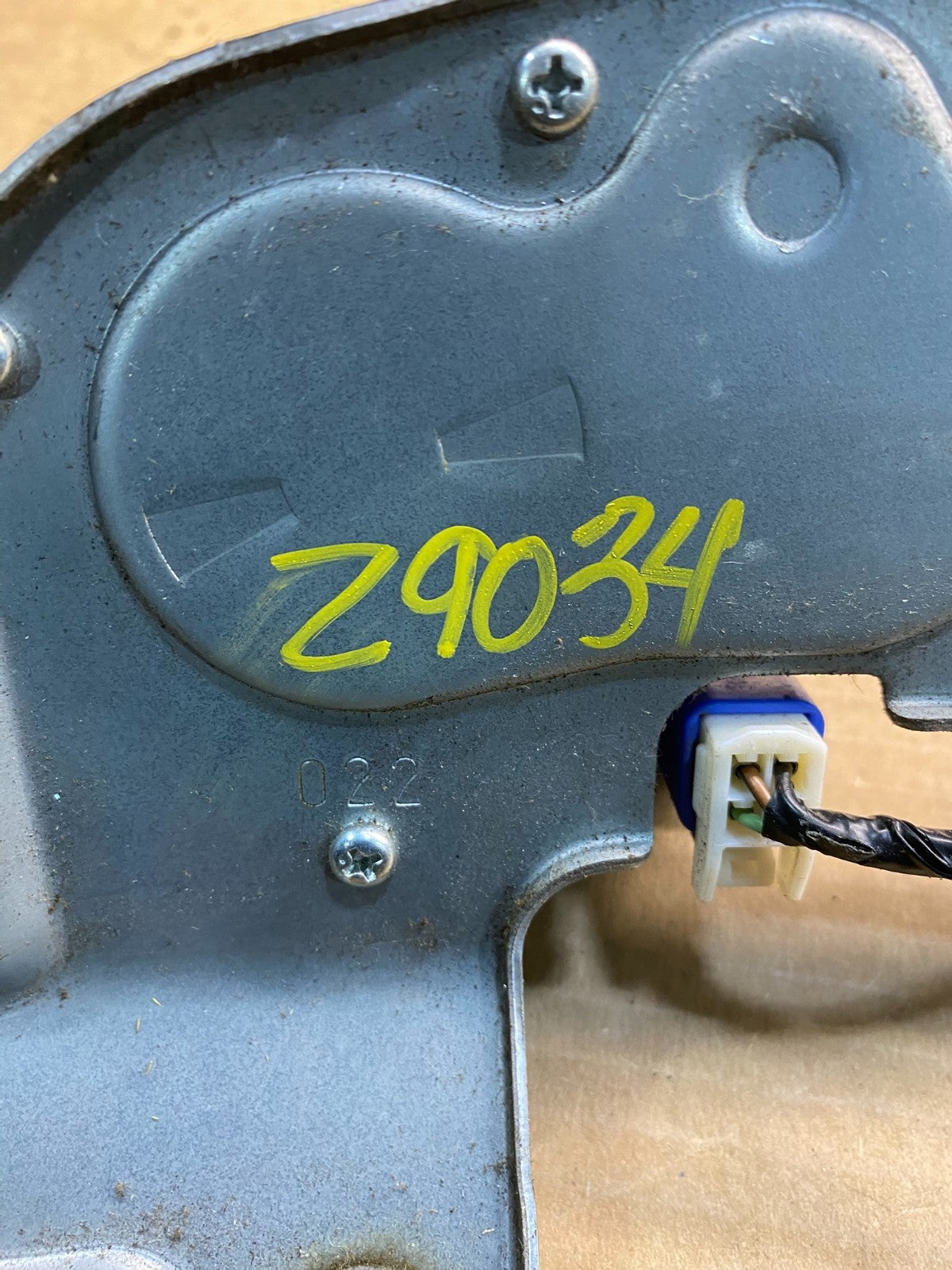 2009 to 2013 Subaru Forester Rear Windshield Washer Wiper Motor Z90346