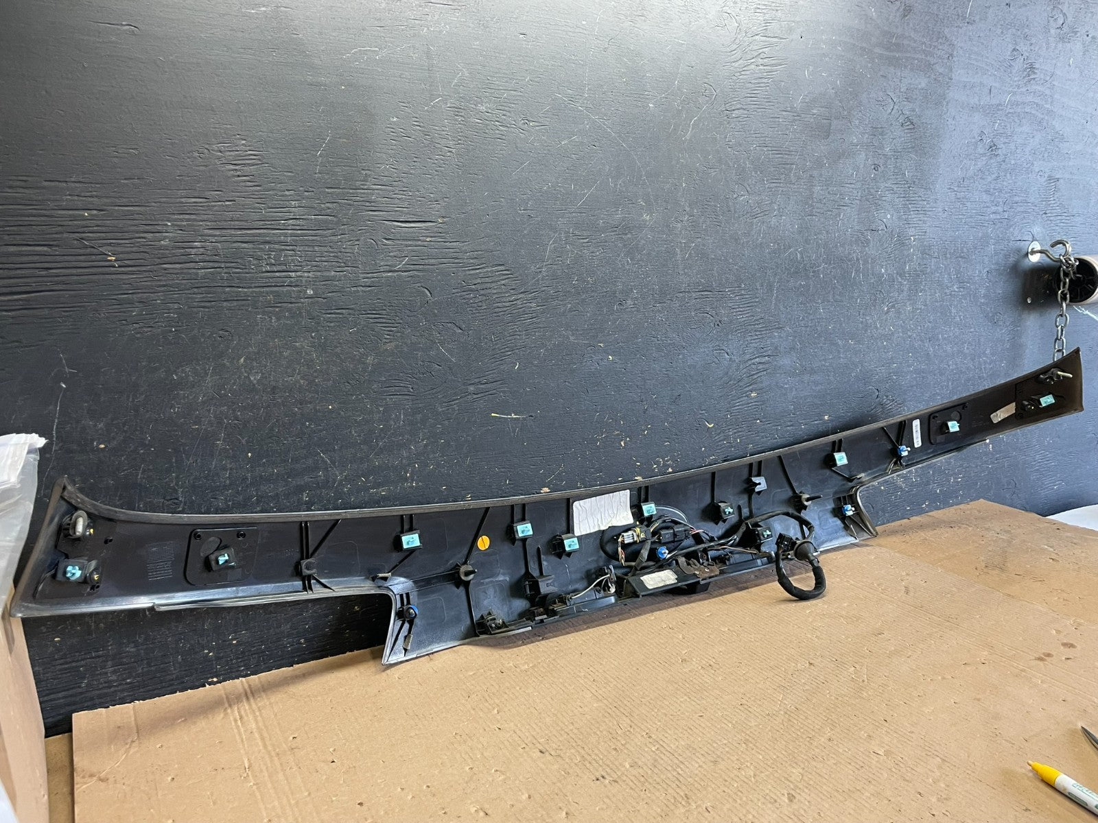 2016 to 2020 Kia Sorento Rear Trunk Liftgate Camera Cover Panel Oem AA2136  DG7