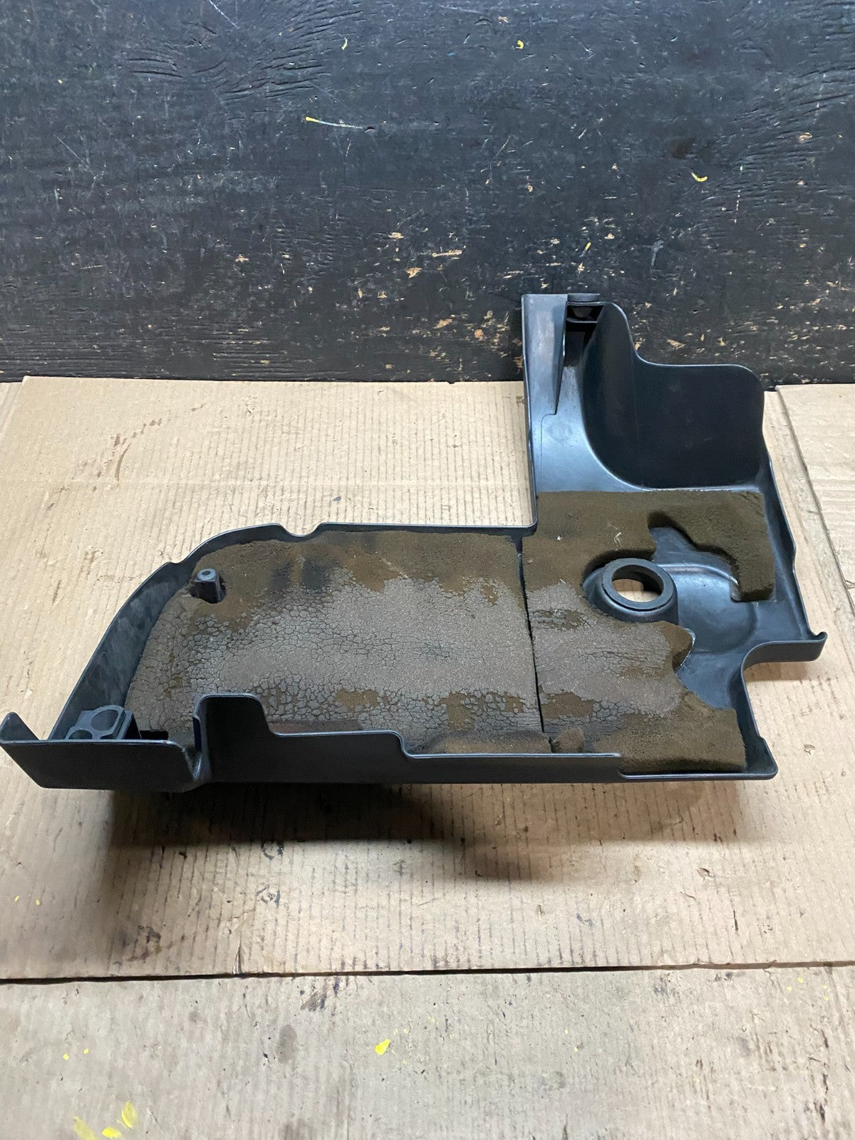2005 Saturn Ion Engine Motor Cover OEM w5608 DG4