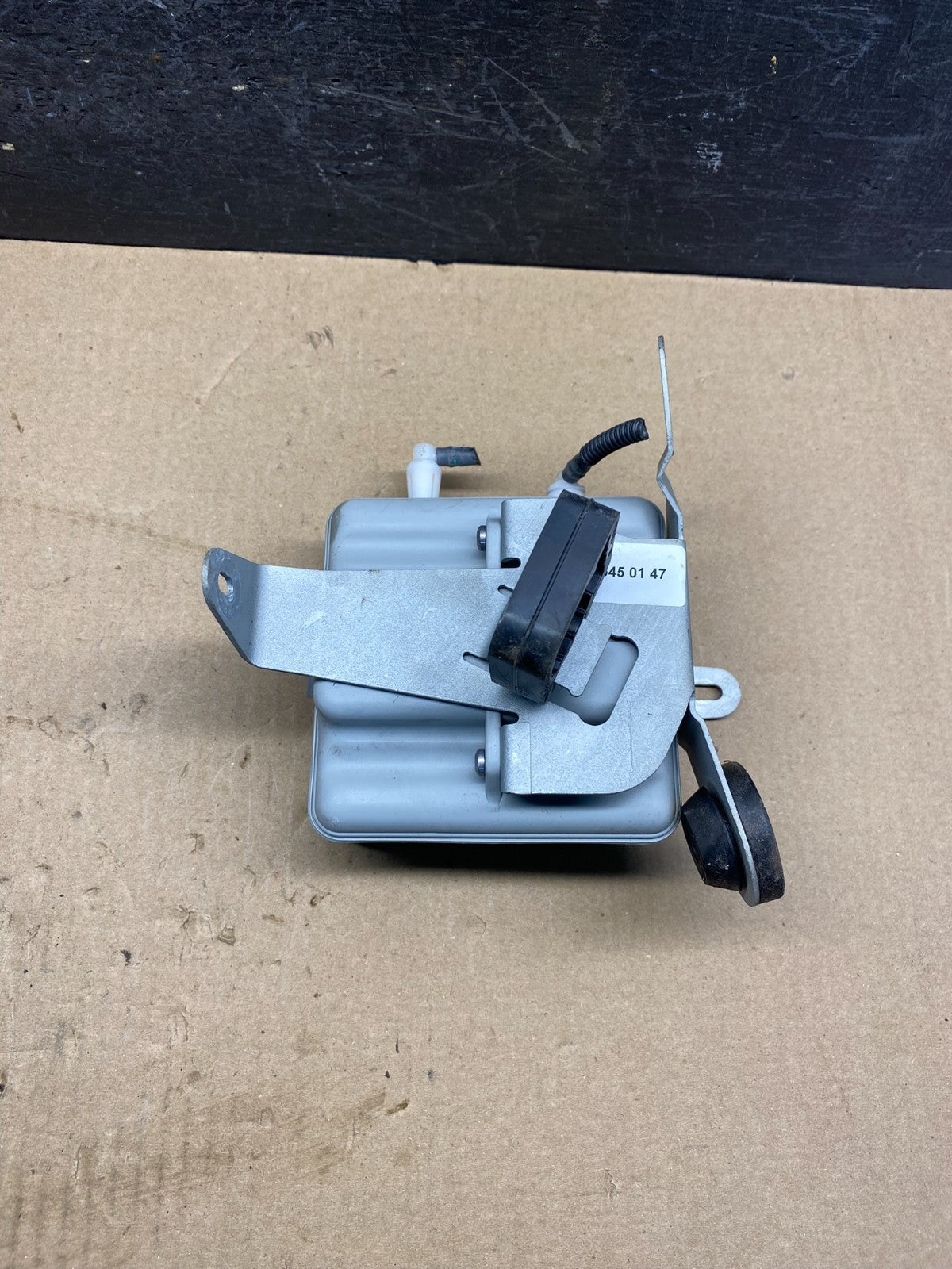 2014-2017 Mercedes S550 Vacuum Pump Valve Reservoir Tank ah4668 DG0