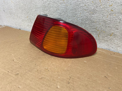 1998 1999 2000 Toyota Corolla Right Passenger Side Tail light AH8301 LK2