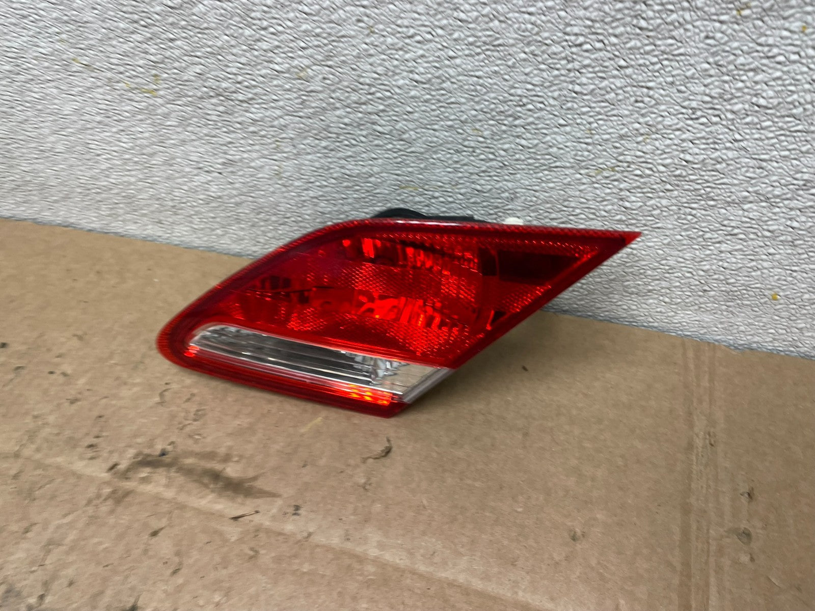 2008-2010 Toyota Avalon Right Passenger Side Tail Light Inner Oem Y8922 DW1