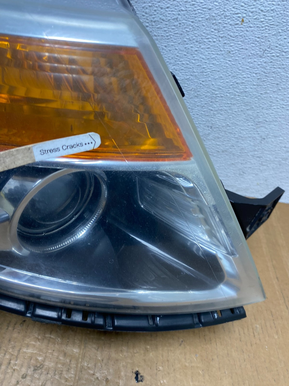 2011 to 2015 Ford Explorer Right Passenger Halogen Headlight AE1663 DW4