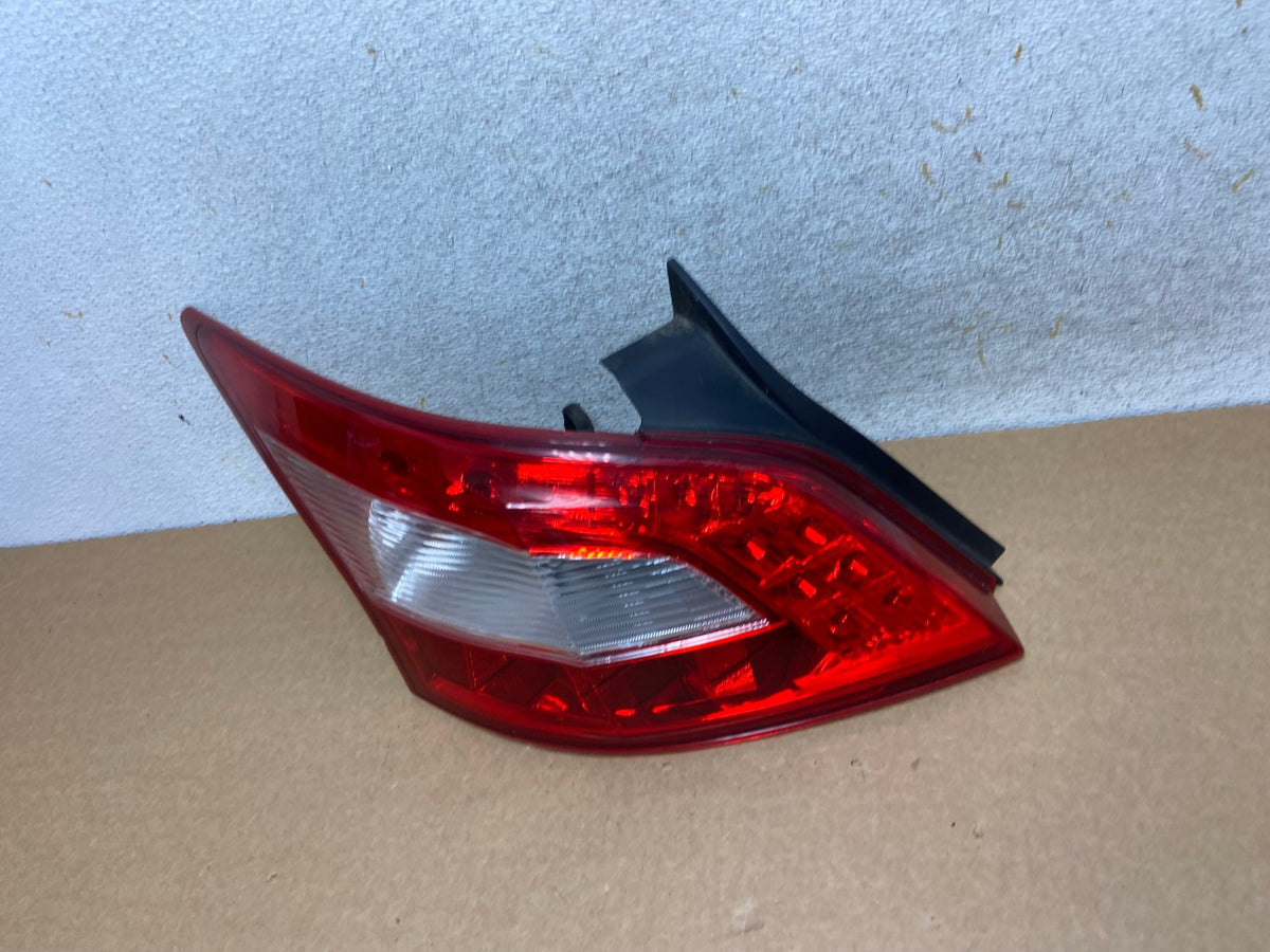 2009 2010 2011 Nissan Maxima Left Driver Lh Side Tail light AI2596 LK1