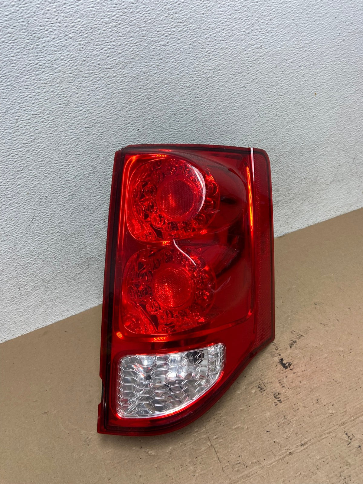 2011 - 2018 Dodge Grand Caravan Right Passenger RH Tail Light Led AF4555 LK2