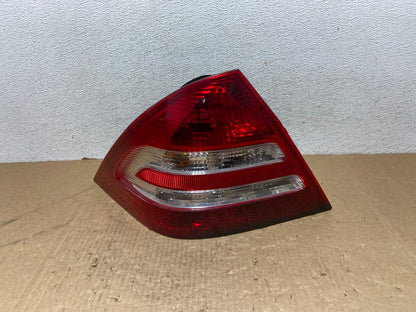 2005-2007 Mercedes-Benz C230 C240 W203 C-Class Left Driver Tail Light AG1183 LK0