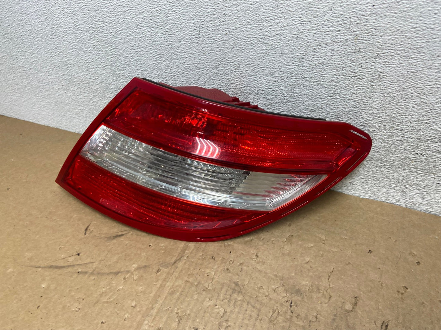 2008 - 2011 Mercedes C-Class Right Passenger RH LED Tail Light AG1290 LK1