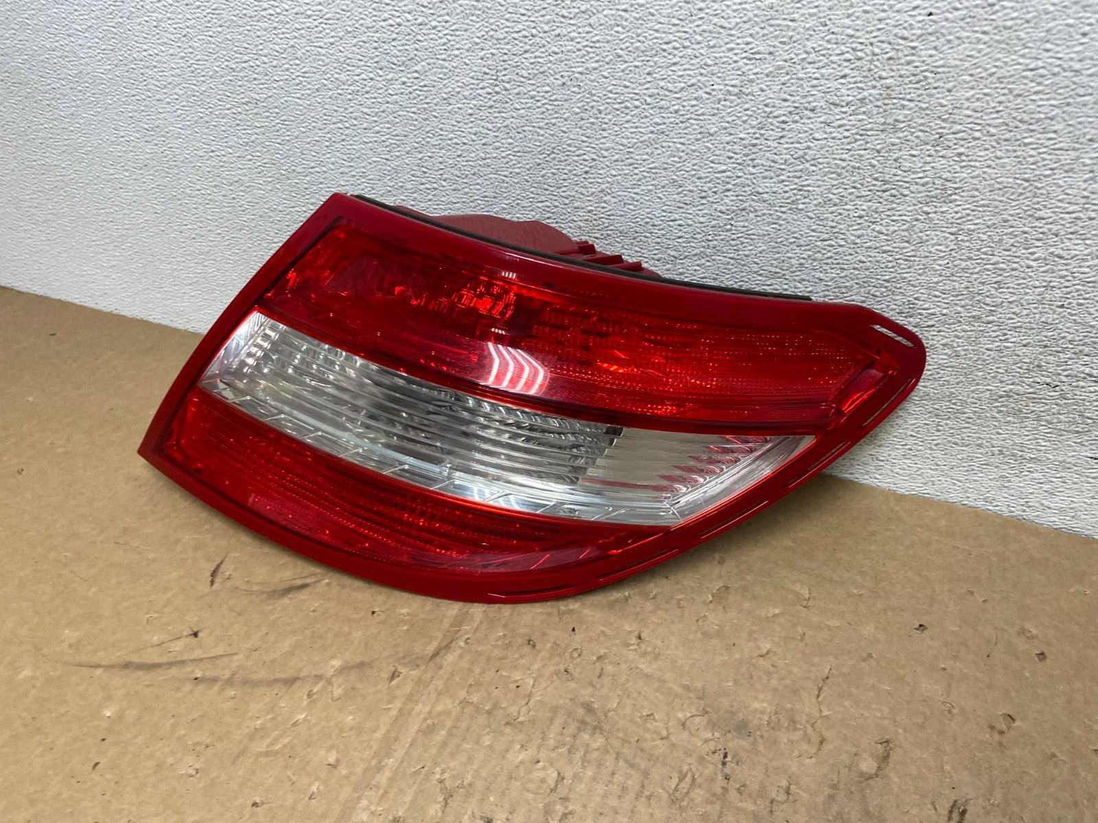 2008 - 2011 Mercedes C-Class Right Passenger RH LED Tail Light AG1290 LK1
