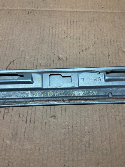 2005 to 2010 Odyssey Honda Driver Side Rear Door Rail Cover J14149