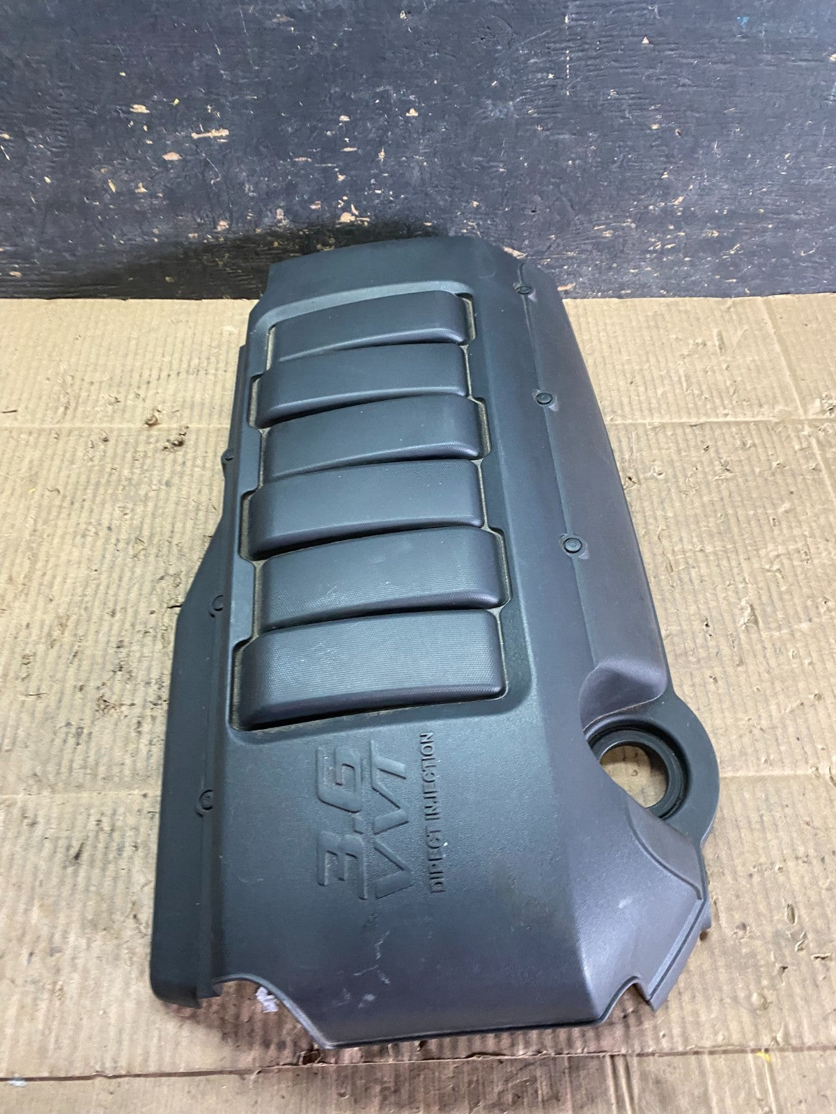 2007 to 2008 GMC Acadia 3.6L VVT Engine Cover Shield OEM T9452 DG2