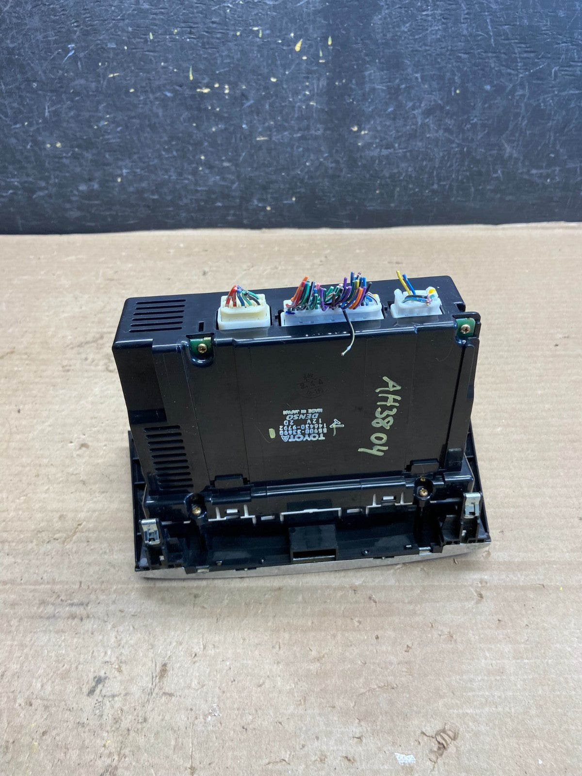 2002 - 2003 Lexus ES300 Center Dash A/C AC Heater Climate Control Unit AH3804 DG4