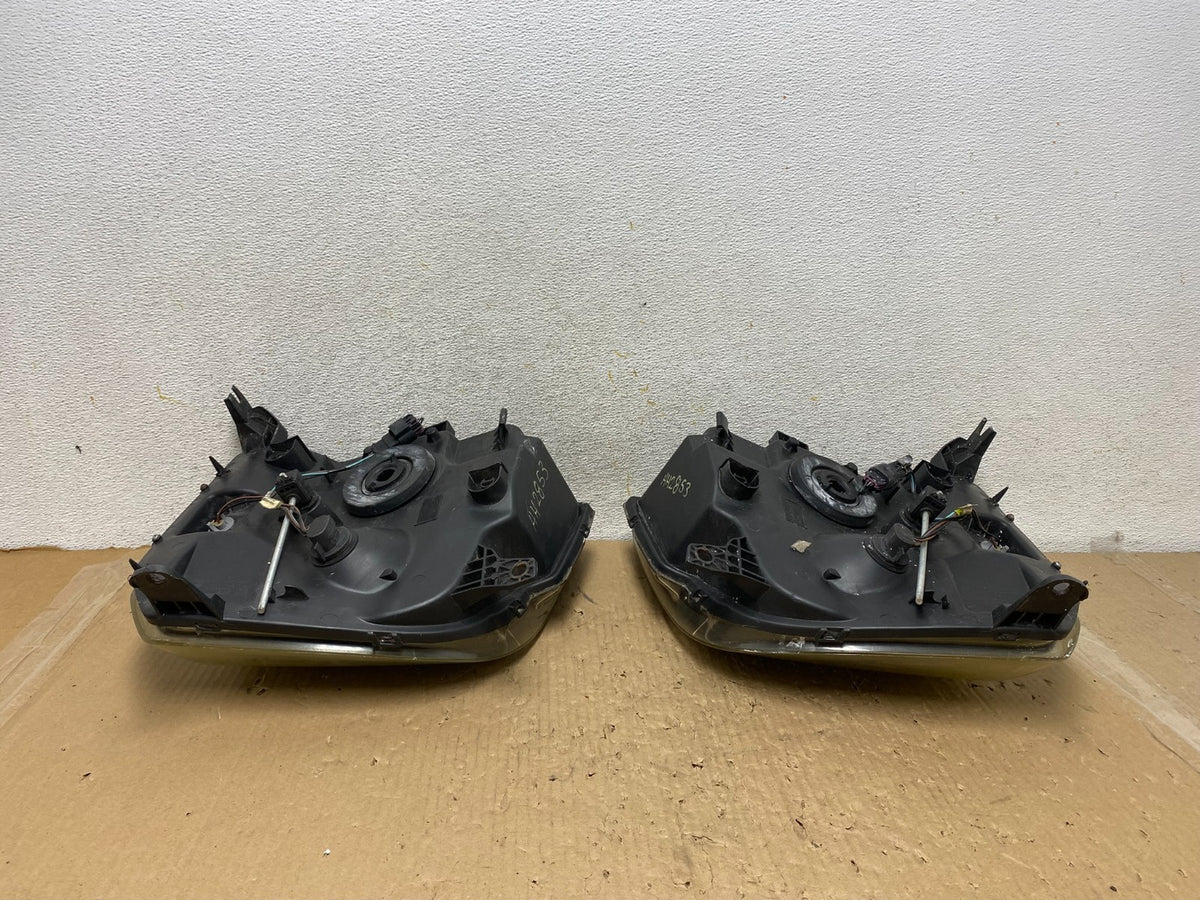 2007 - 2014 GMC Yukon Halogen Headlights Left+Right Side Set AH2853 DW13