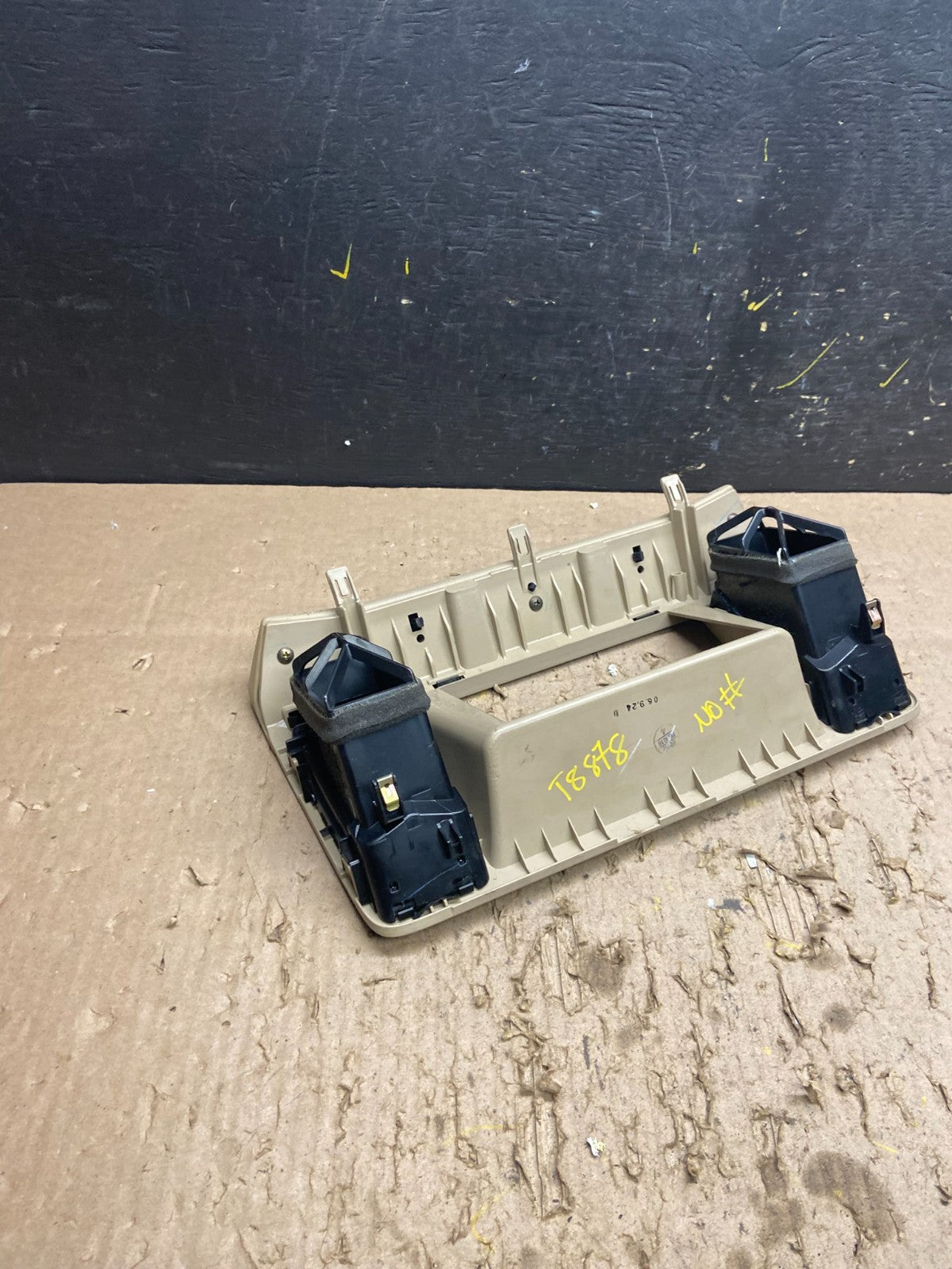 2003-2007 Nissan Murano Radio Center Console Display Bezel Air Vent T8878 DG3