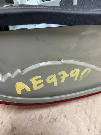 No Led 2003-2006 Mercedes E Class Sedan Right Passenger Tail Light AE9790 LK8