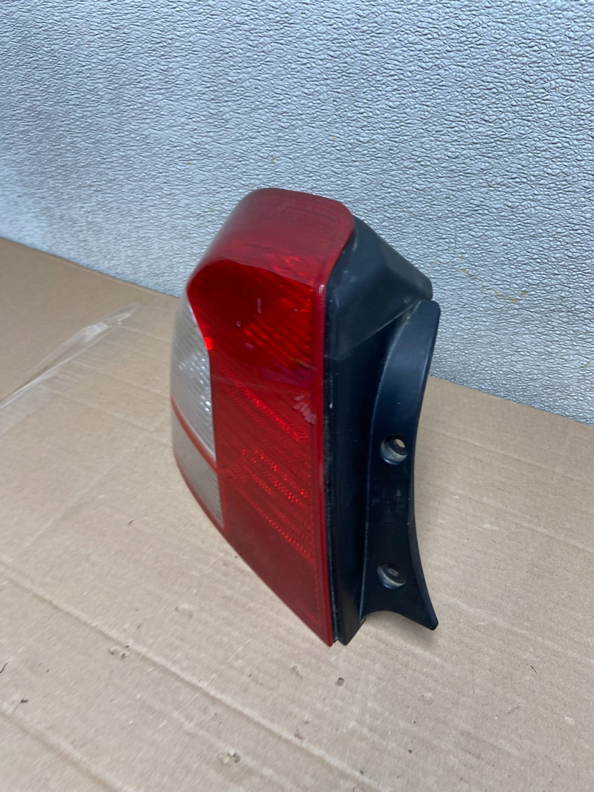 2001 Kia Spectra Left Driver Side Tail Light AA86651