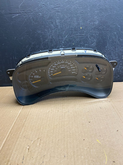 2003 to 2006 Chevrolet Silverado Yukon Cluster Gauge Speedometer AD2136 DG0