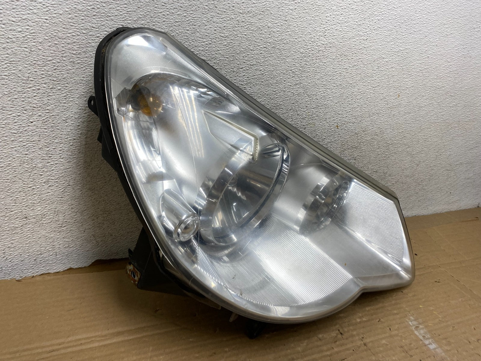 2007 to 2010 Chrysler Sebring Right Passenger RH Side Headlight AG9055 DW1