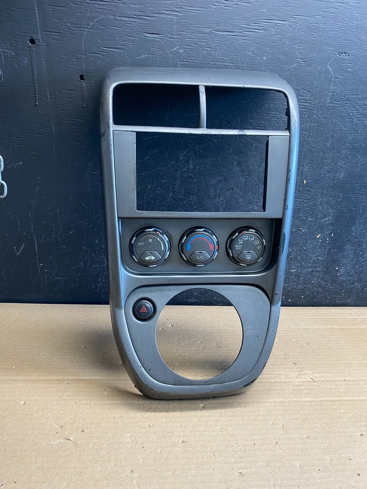2003 to 2008 Honda Element Radio Climate Control Shifter Bezel AG0090 DG0