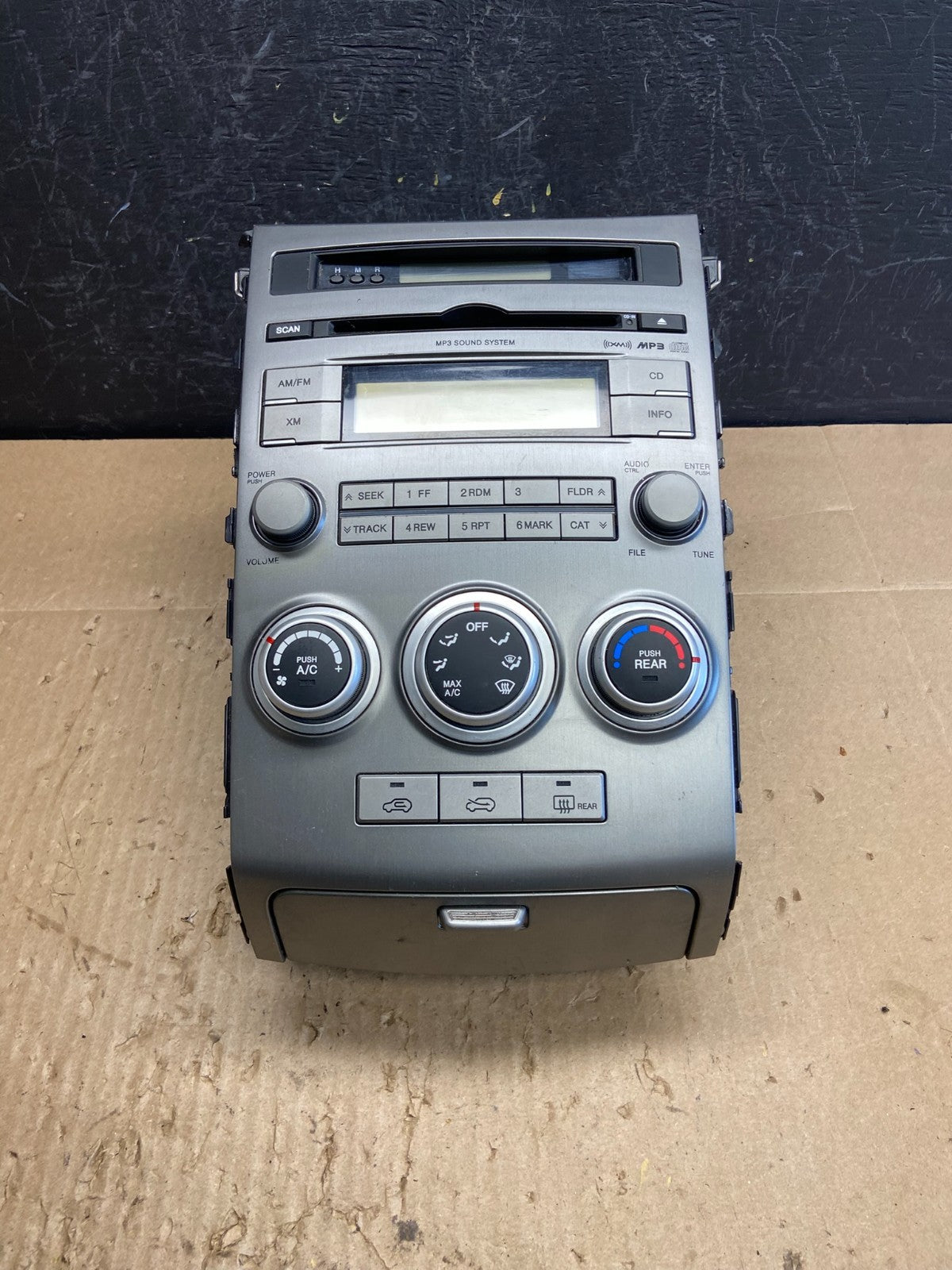 2007 to 2008 Hyundai Veracruz Auto Climate Temp Control Radio Bezel OE AC9229 DG0