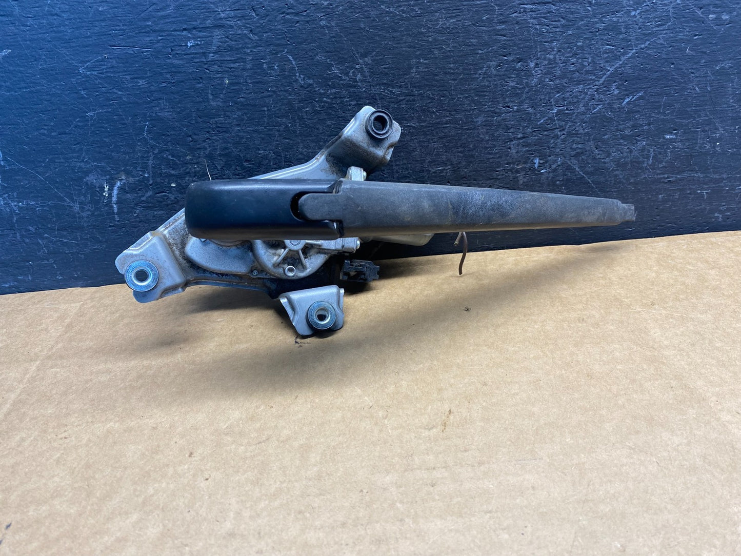 2014-2021 Dodge Durango Tailgate Back Door Rear Wiper Motor Wiper AD7467 DG0