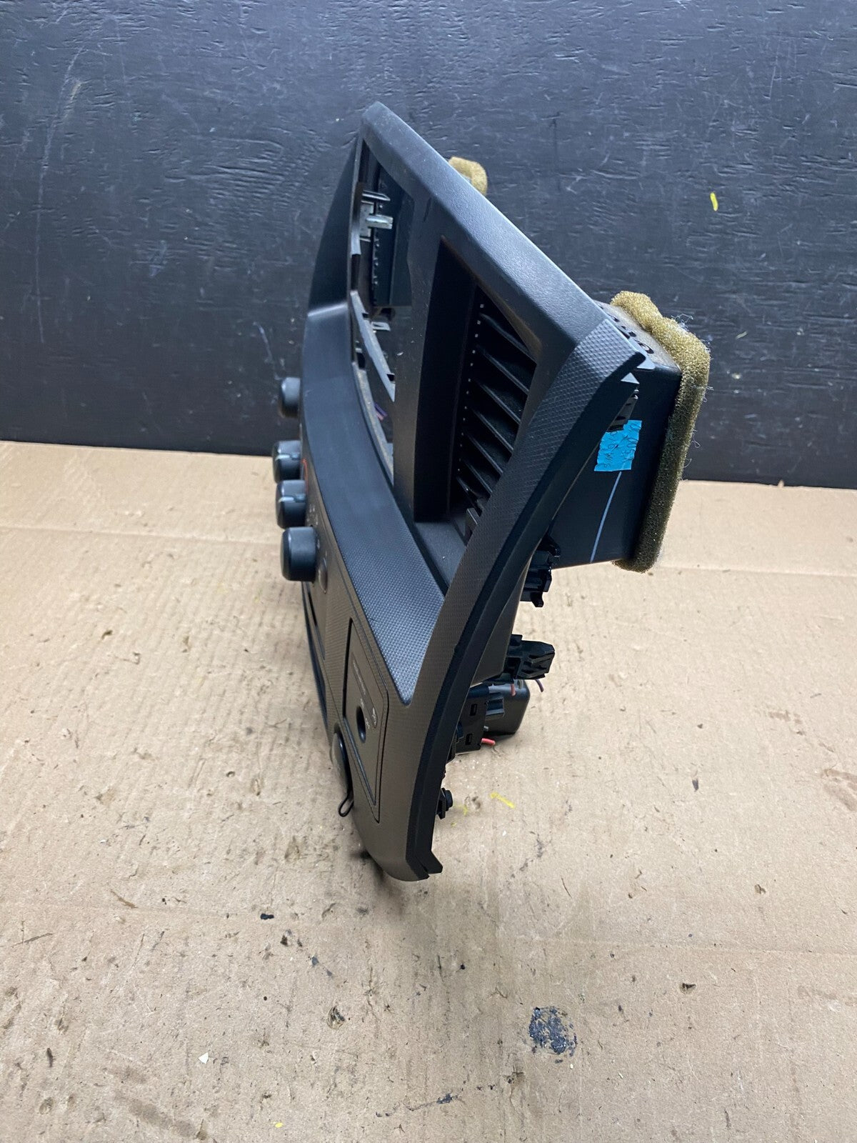 2002 to 2005 Dodge Ram Radio Climate Control Dash Air Vent Bezel Trim M6564 DG1
