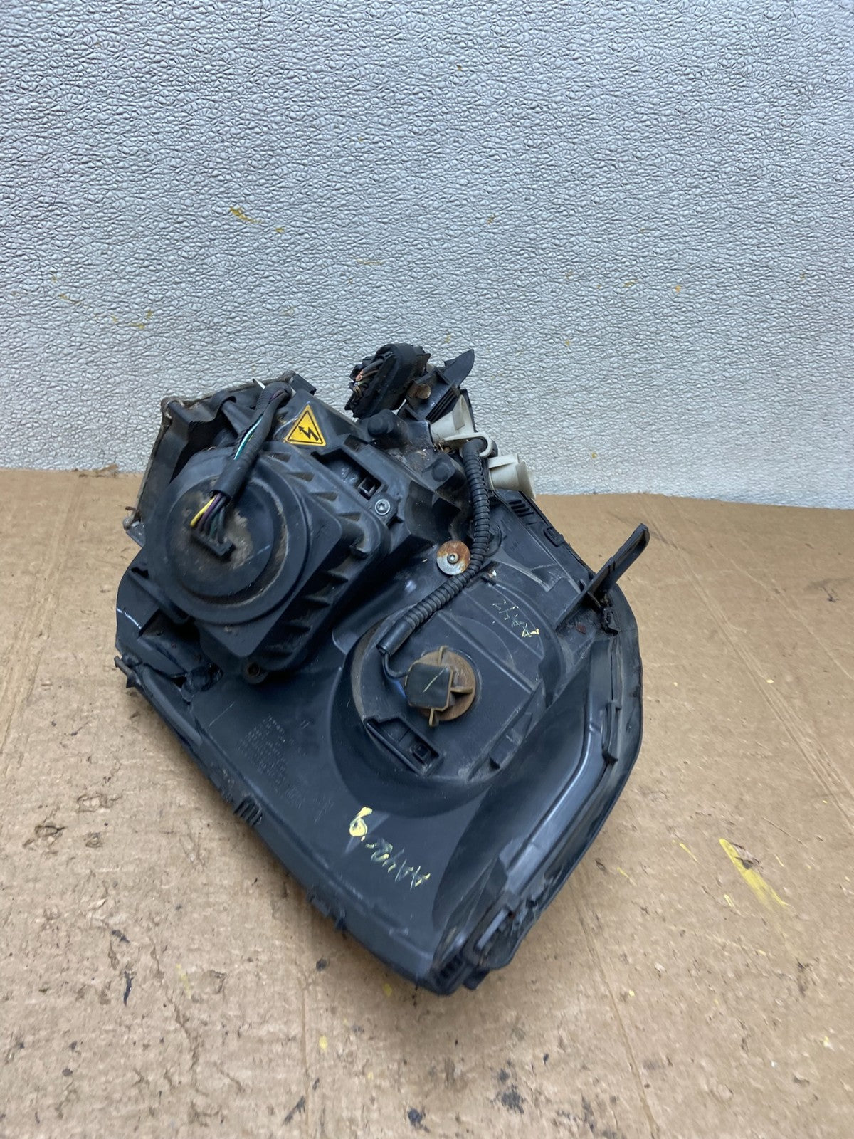 2006 to 2011 Cadillac DTS Right Passenger RH Side Xenon Hid Headlight AA4209 DW4