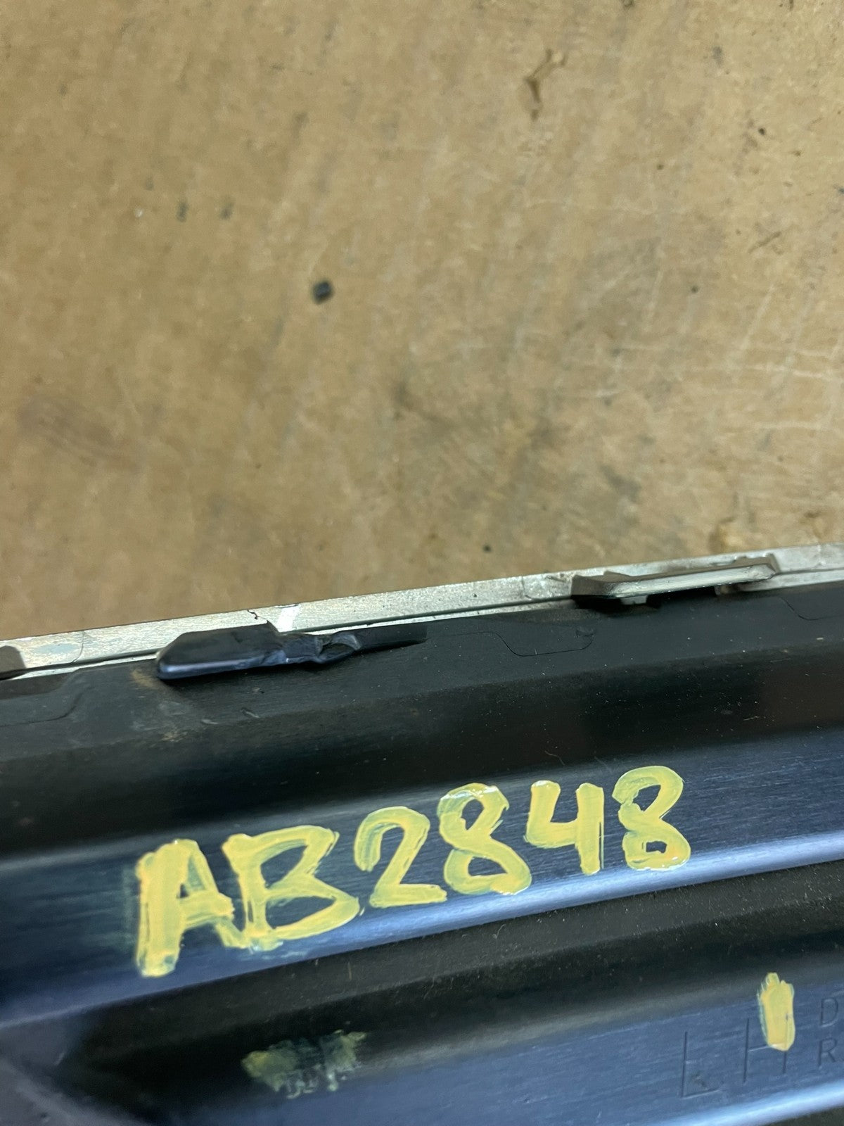 2013 to 2016 Lincoln MKT Left+Right Set Front Fog Light Bezel OEM ab2848 DG7