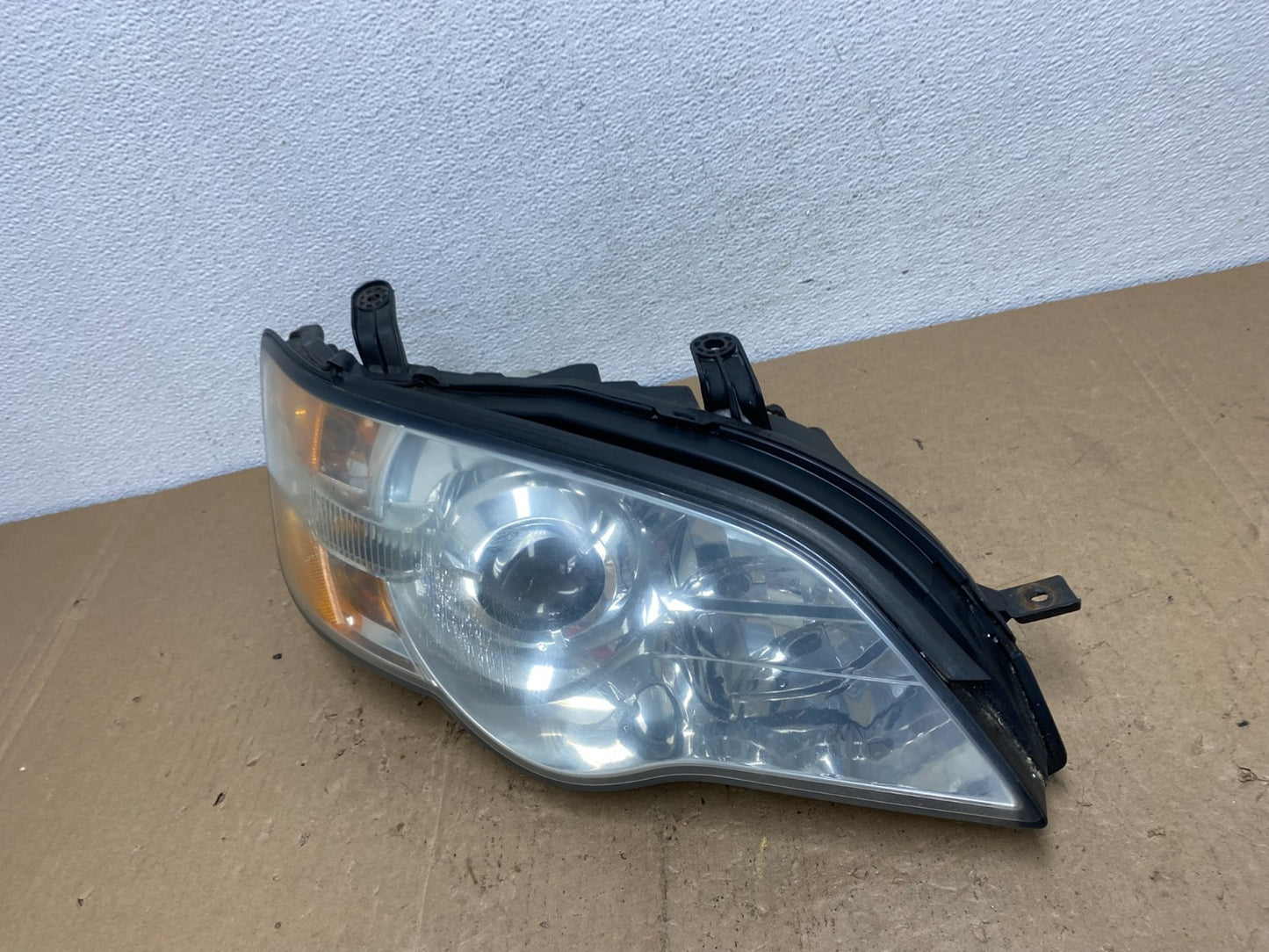 2006 to 2007 Subaru Legacy Right Passenger RH Side Headlight AC6008 DW1