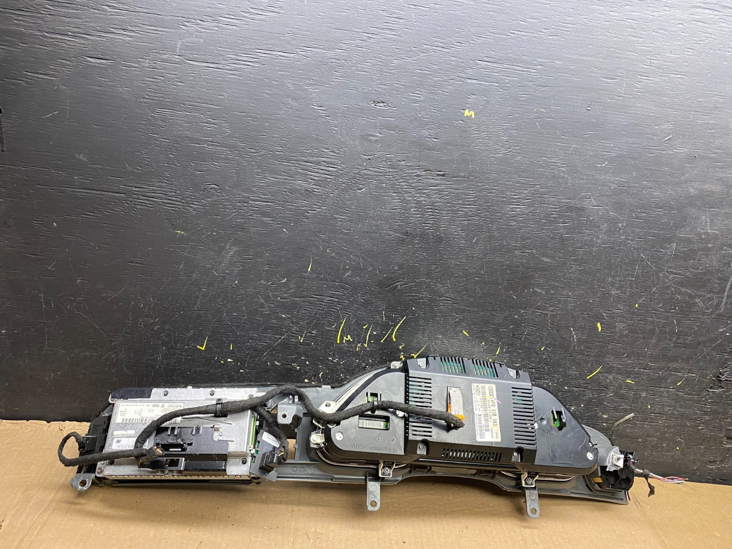 2008 - 2011 Audi A6 Speedometer Cluster Bezel W/ Radio Screen Z0175 DG3