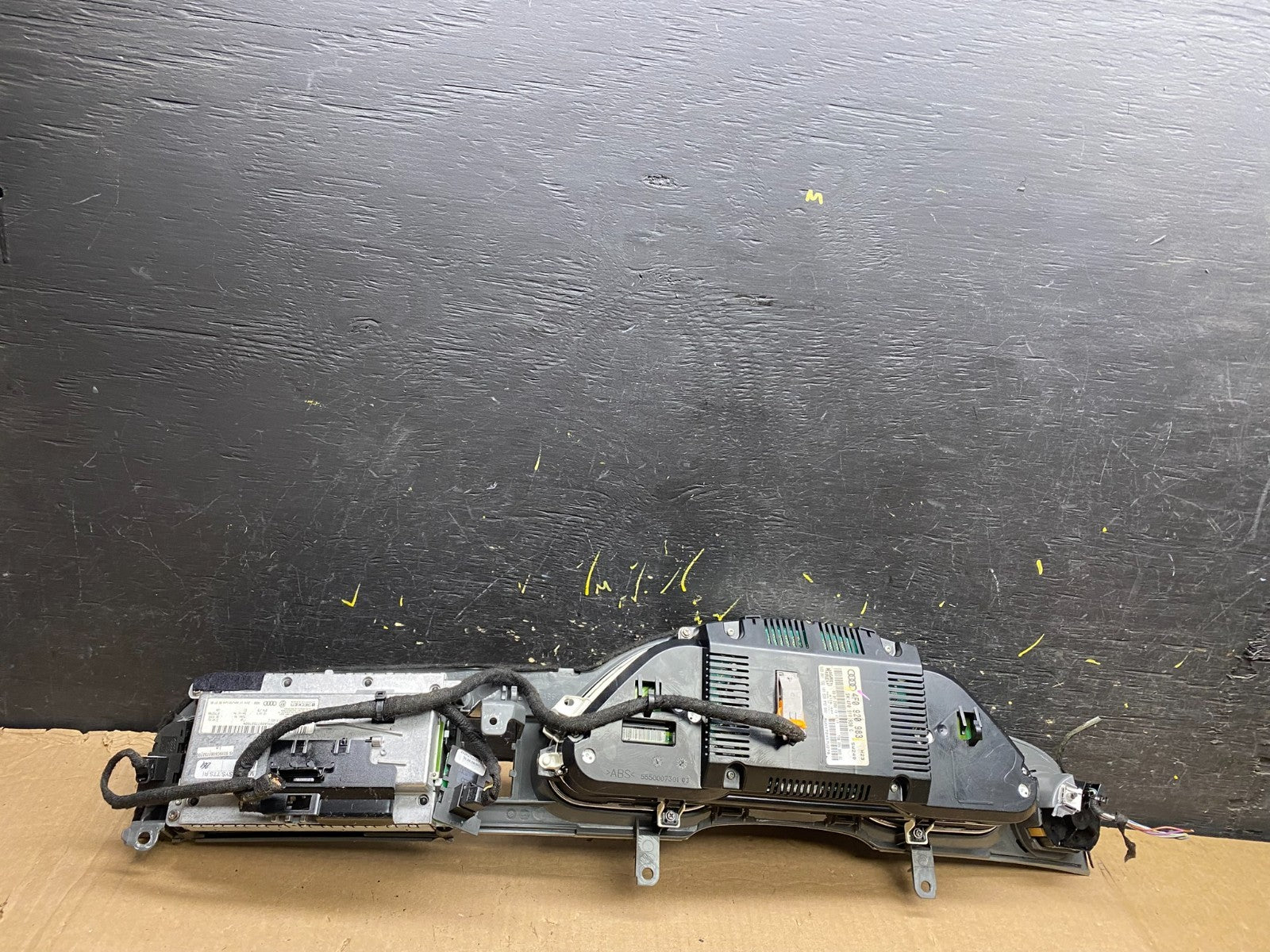 2008 - 2011 Audi A6 Speedometer Cluster Bezel W/ Radio Screen Z0175 DG3