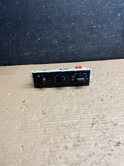 1998 to 2011 Ford Crown Victoria Marquis A/C Heater Climate Control AG8534 DG0