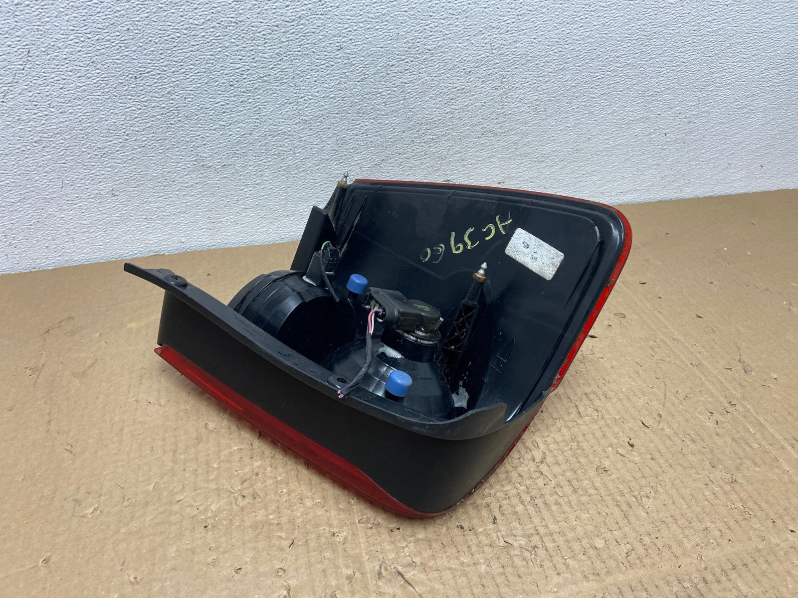 2008 2011 Mazda Tribute Right Passenger Rh Side Tail Light AC3960 LK5