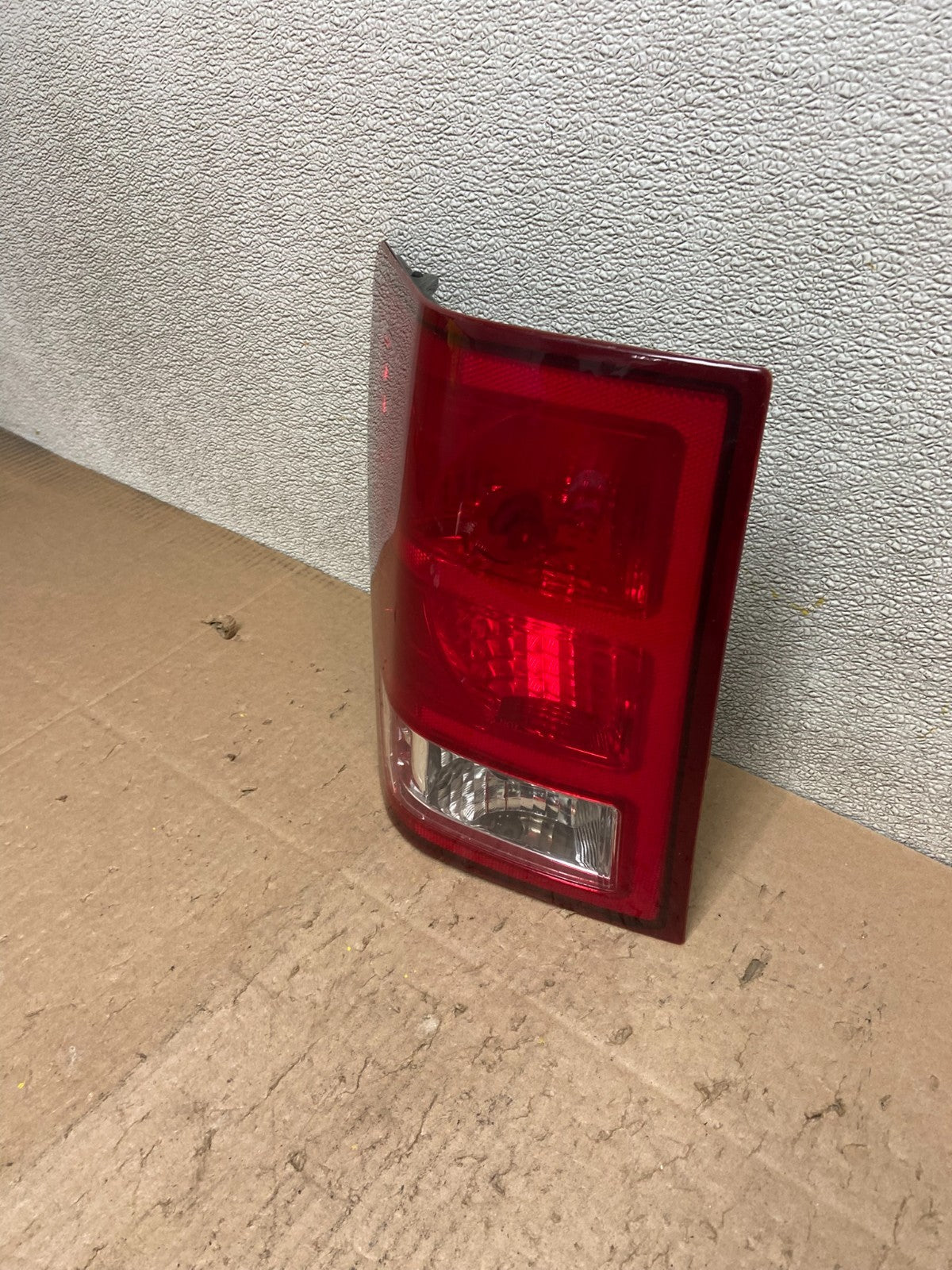 2007 2008 2009 2010 Jeep Grand Cherokee Left Driver Lh Tail Light Y3151 DW1