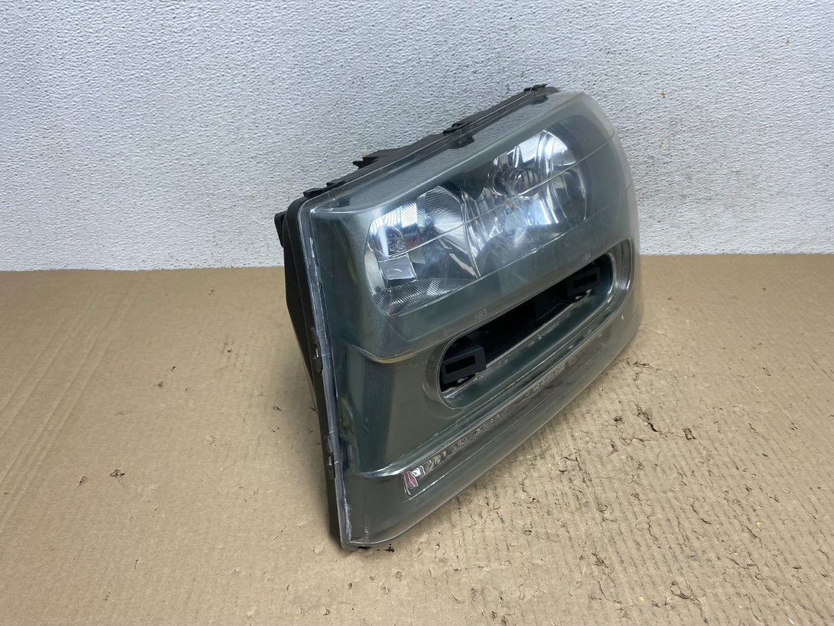 2002 - 2009 Chevrolet Trailblazer Left Driver LH Side Halogen Headlight AF28802