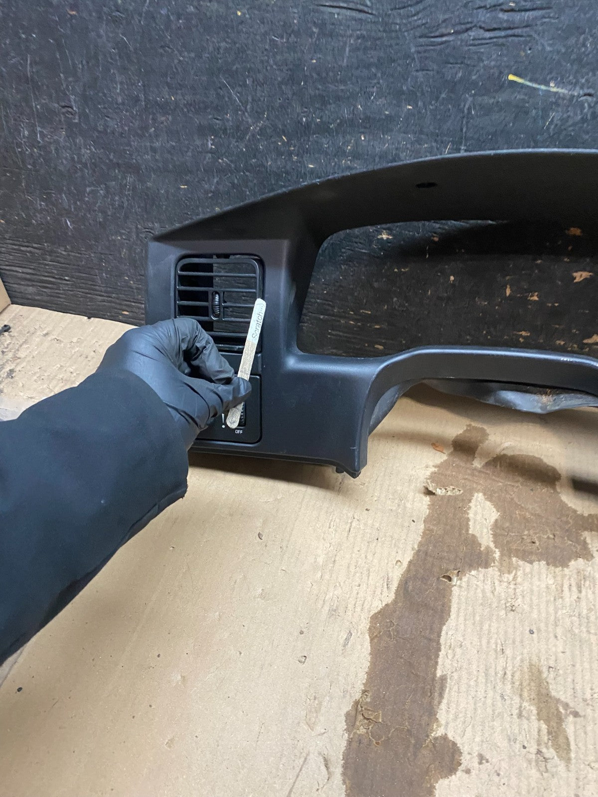 2001 2004 Dodge Dakota Speedometer Climate  Control Radio Panel Bezel X3160 DG4