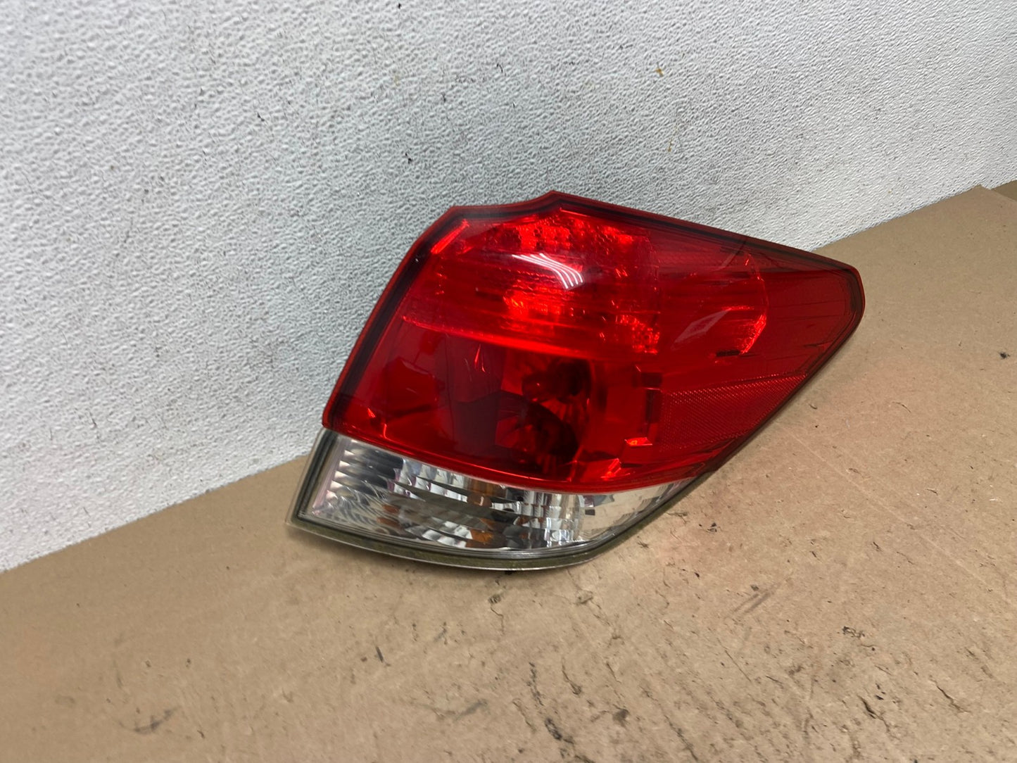 2010-2014 Subaru Outback Wagon Right Passenger Rh Side Tail Light AE6537 LK2