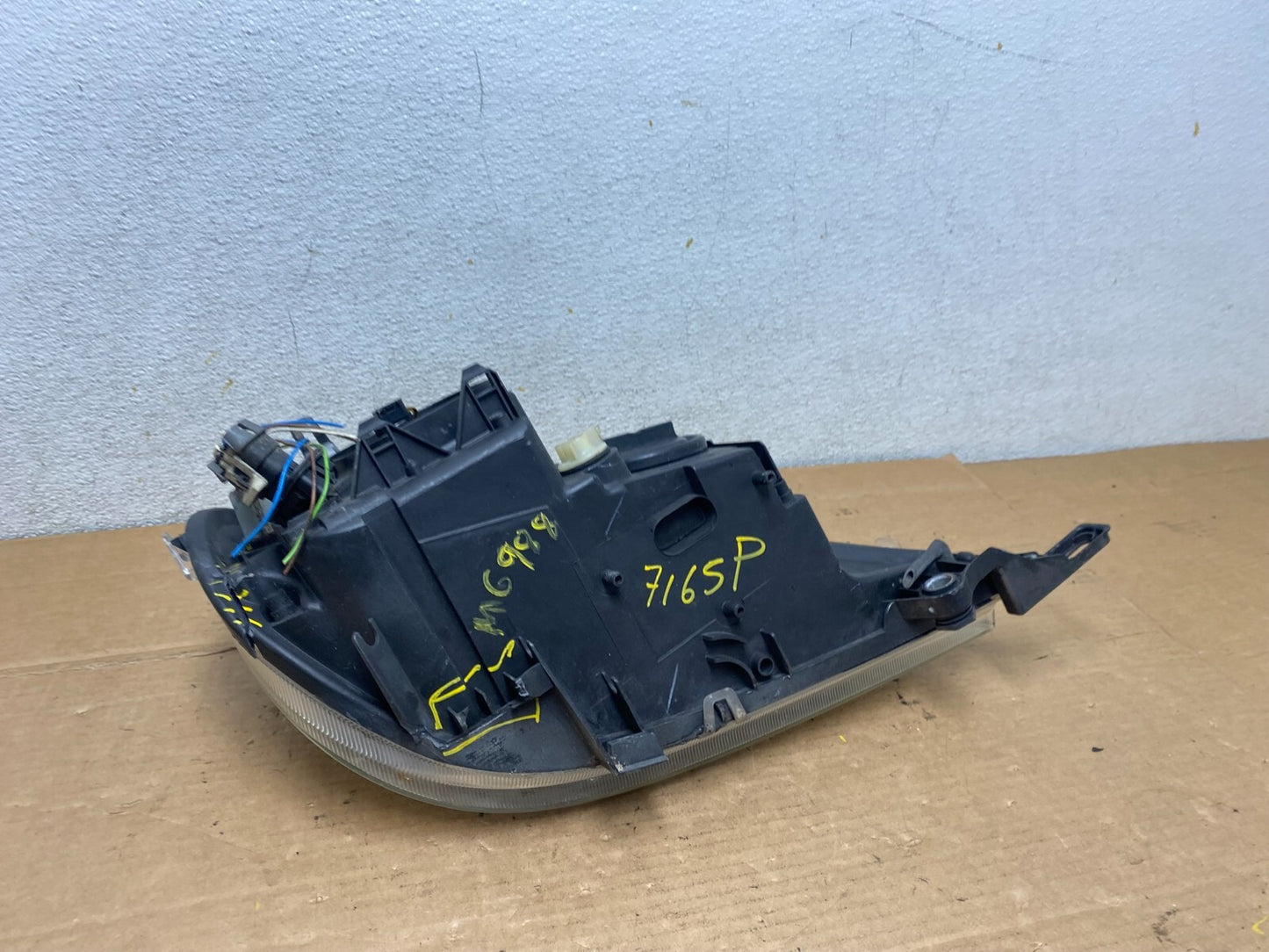 2002 - 2005 Mercedes ML ML350 ML500 Left Driver LH  Halogen Headlight M6988 DW14