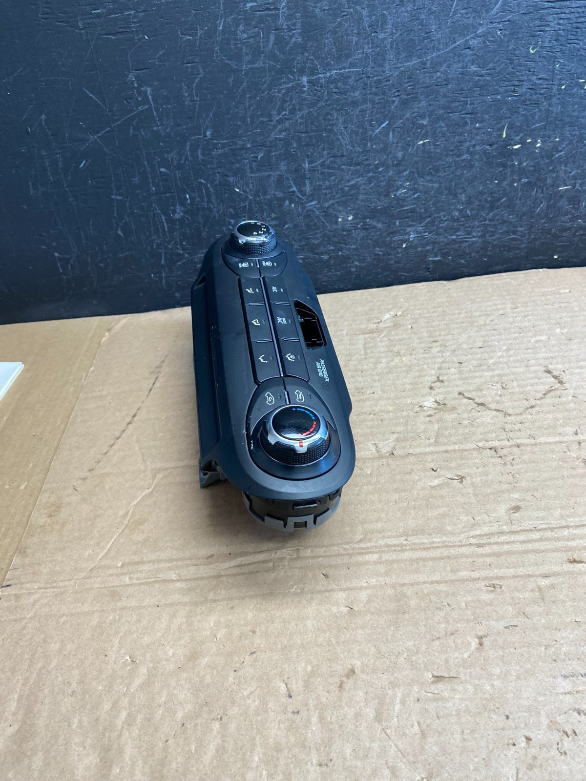 2016 to 2018 Kia Sorento Temperature AC Climate Control 97250-C5XXX AF2090 DW2