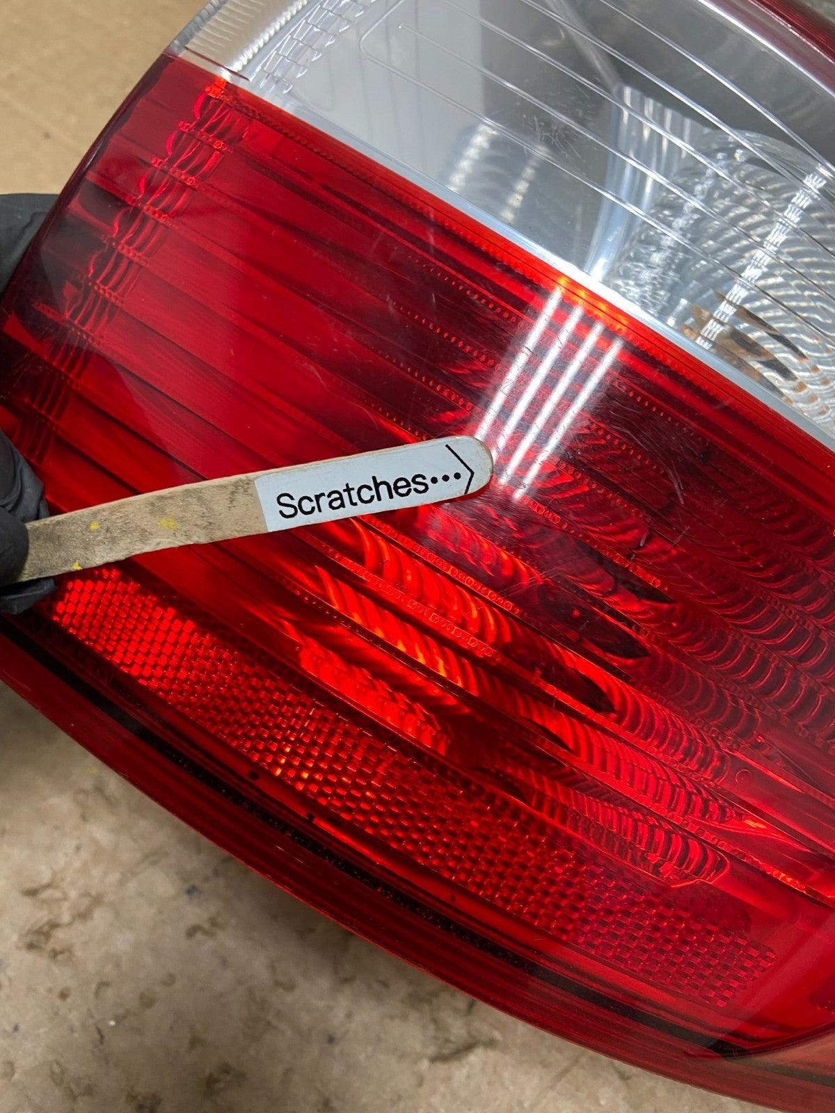 2013 to 2016 Ford C-Max Right Passenger RH Side Tail light z3671 DG3