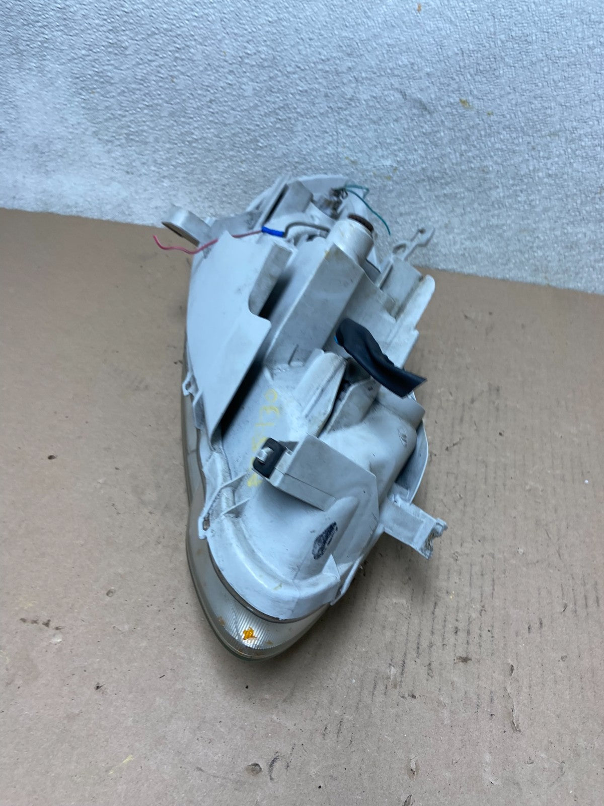 2005 to 2008 Toyota Corolla Left Driver LH side Headlight Oem AB5930 DW7