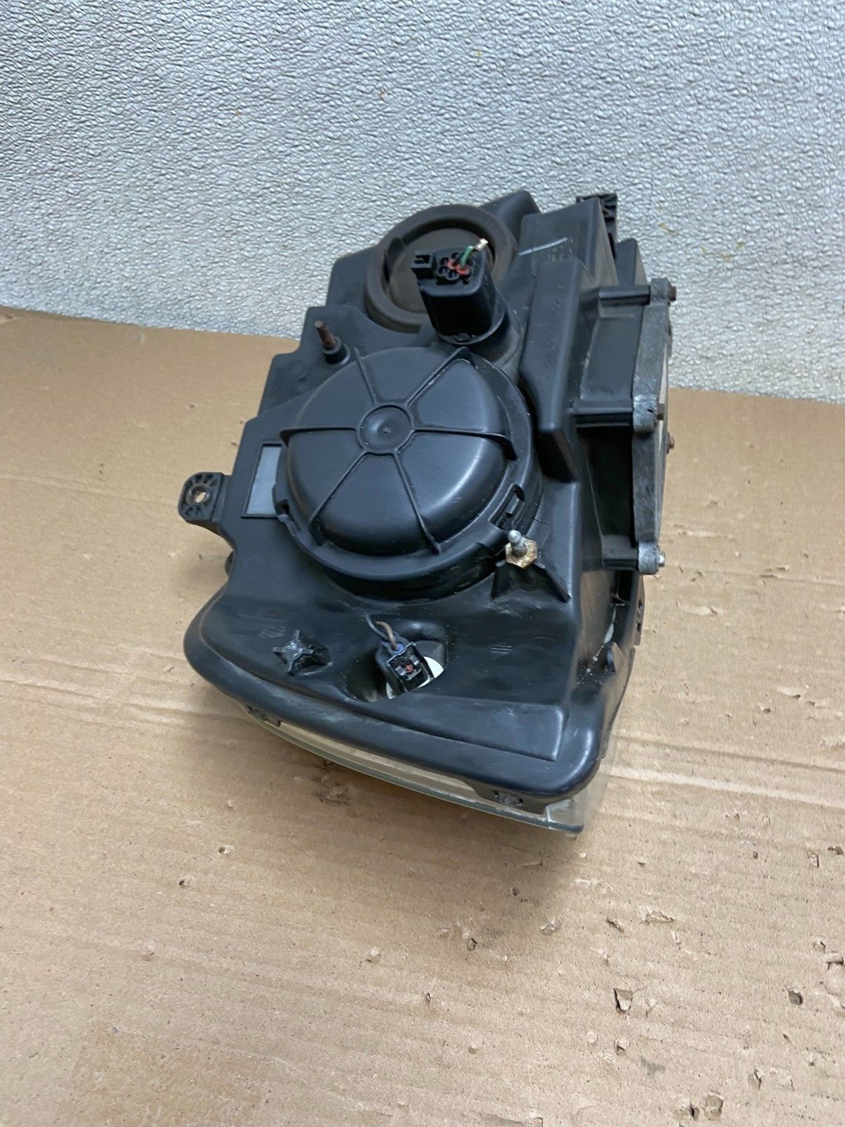 Xenon 2003-2006 Lincoln Navigator Left Driver Side Headlight OEM AB1360 DW9