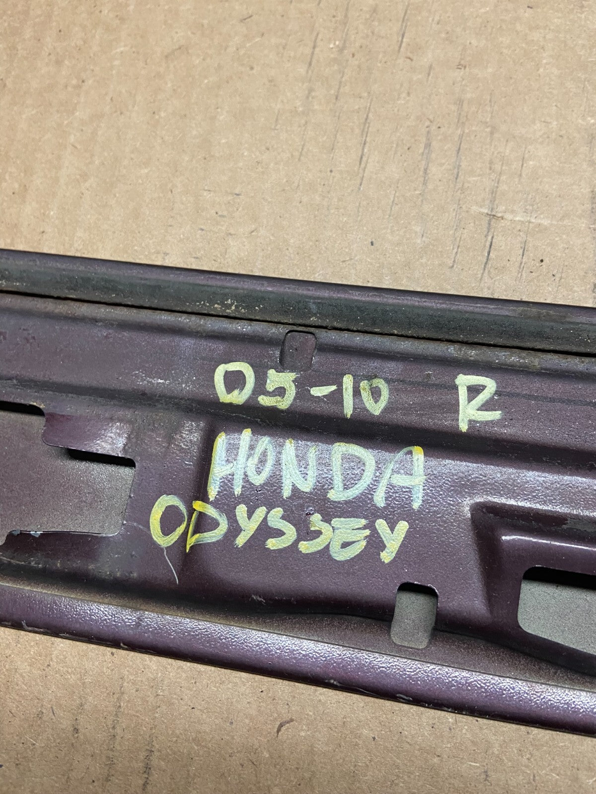 2005 to 2010 Honda Odyssey Right Side Rail Cover Quarter Trim Molding J13937