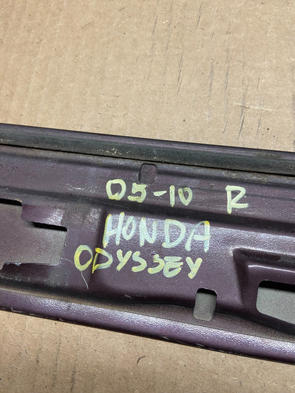 2005 to 2010 Honda Odyssey Right Side Rail Cover Quarter Trim Molding J13937