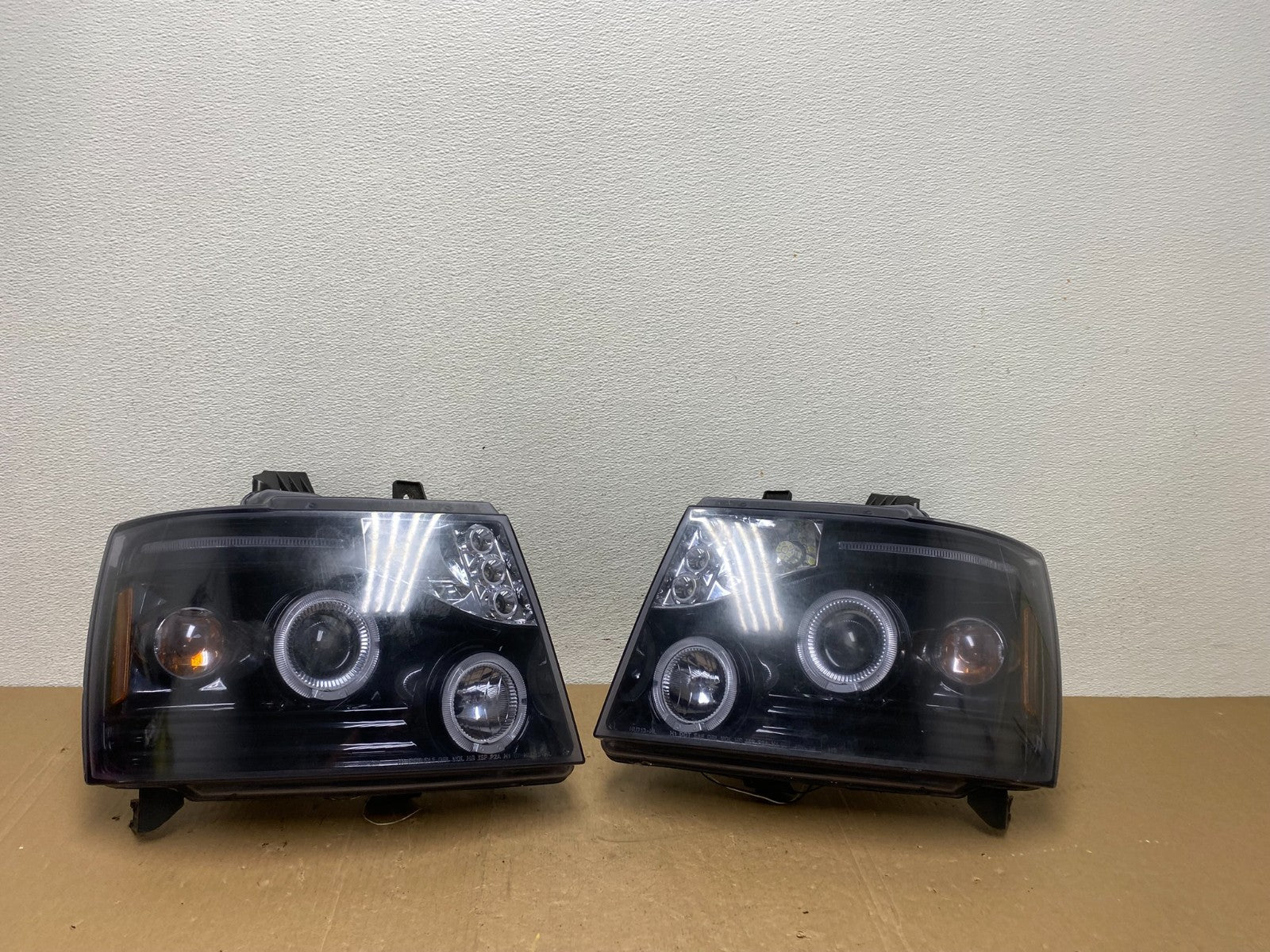 2007-2013 Chevrolet Suburban Tahoe Left+Right Set LED Black Headlights AC5796 DG0