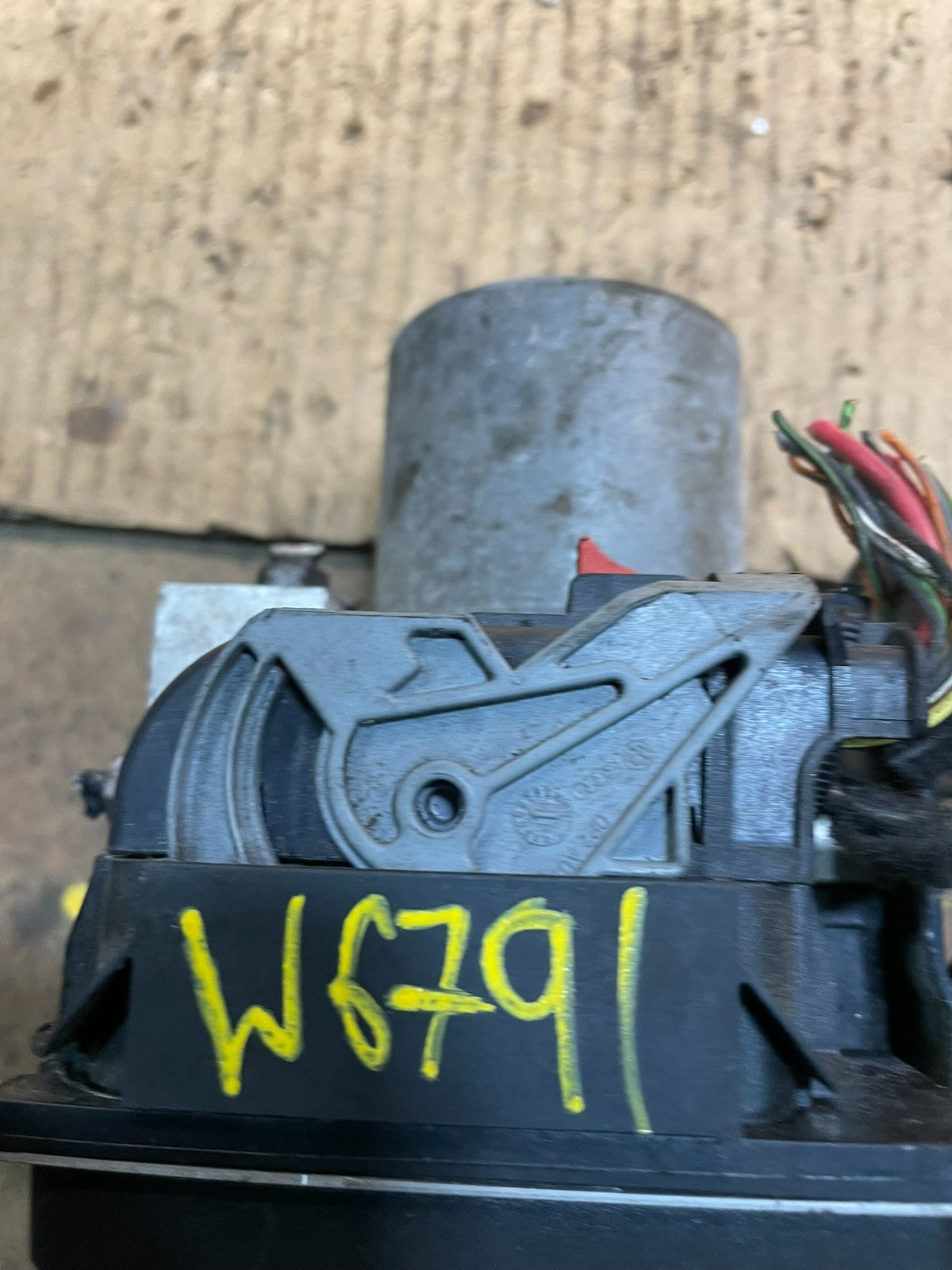 2014 to 2016 Audi A4 ABS Anti-Lock Brake Pump 8K0907379CP OEM w6791 DG7