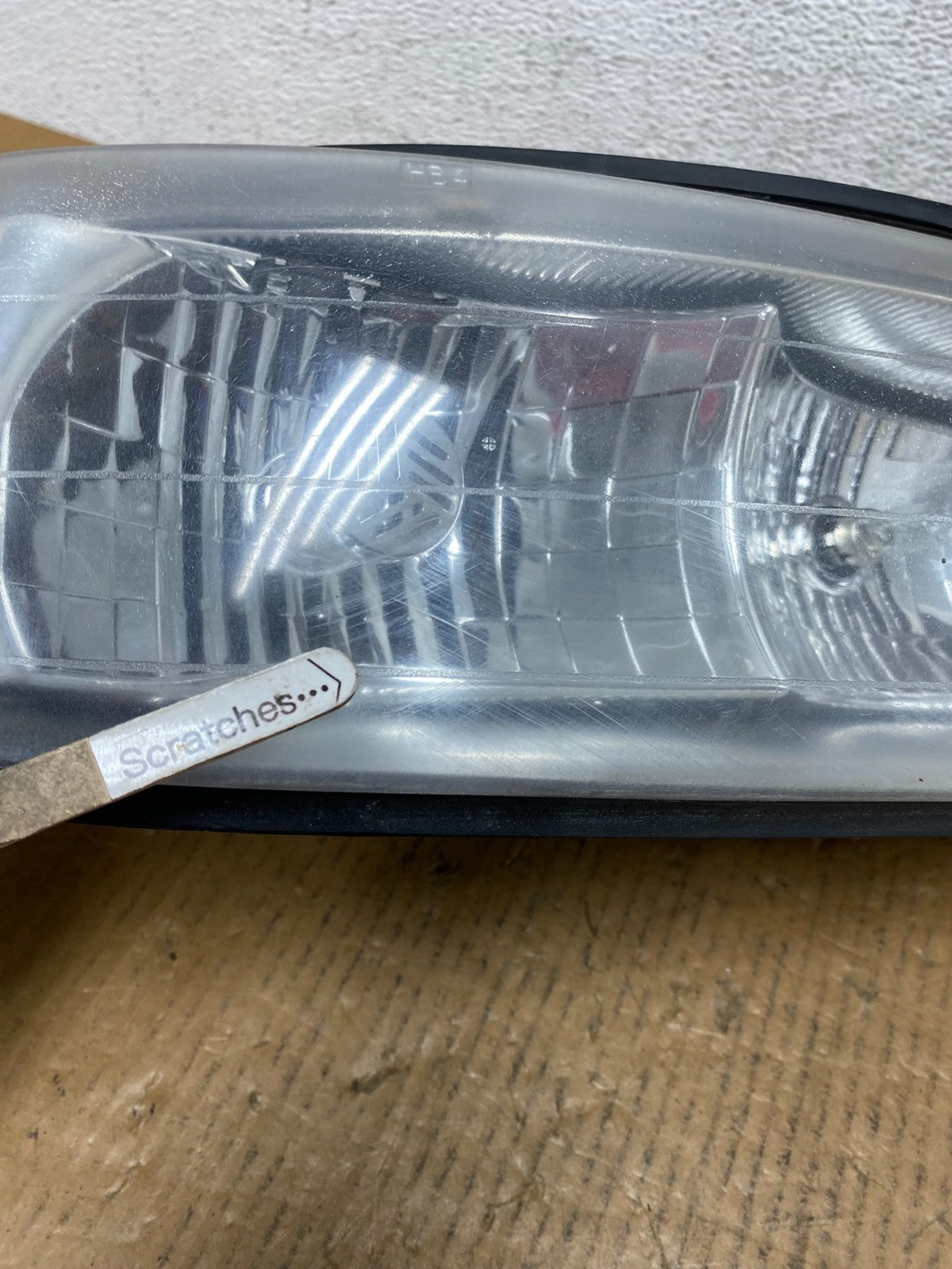 1997 to 1999 Buick Lesabre Left+Right Halogen Headlights AE0596 DW3