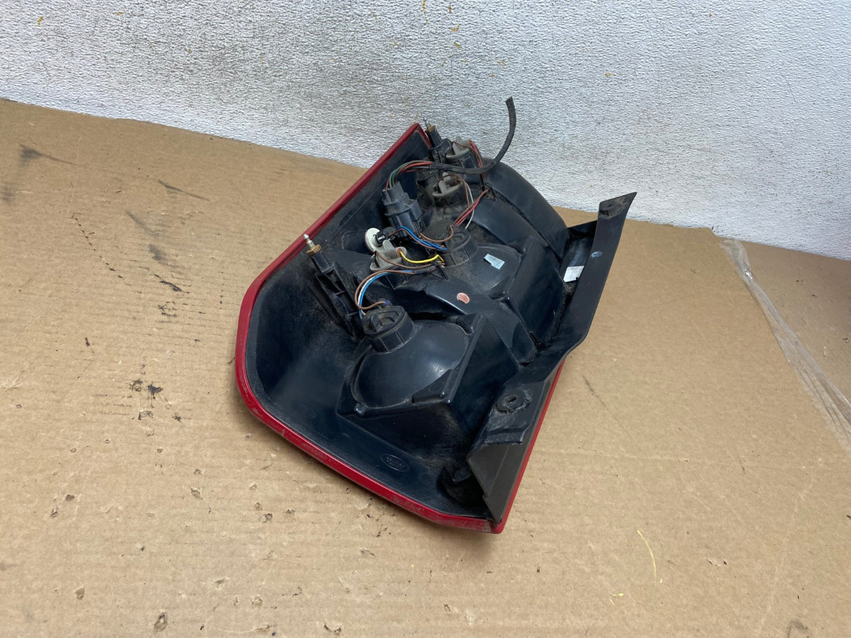 2005 - 2009 Land Rover LR3 Left Driver LH Side Tail Light AH4193 LK5