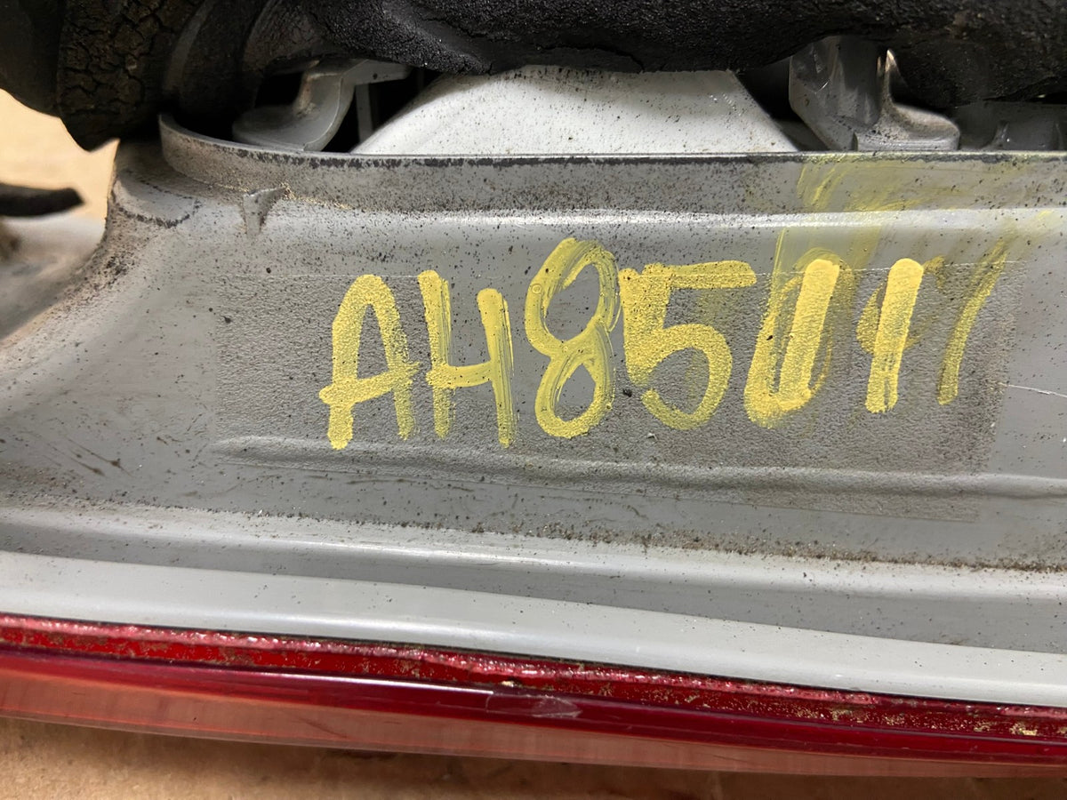 2012 2013 2014 Toyota Camry Right Passenger Rh Tail Light Inner AH8511 LK6