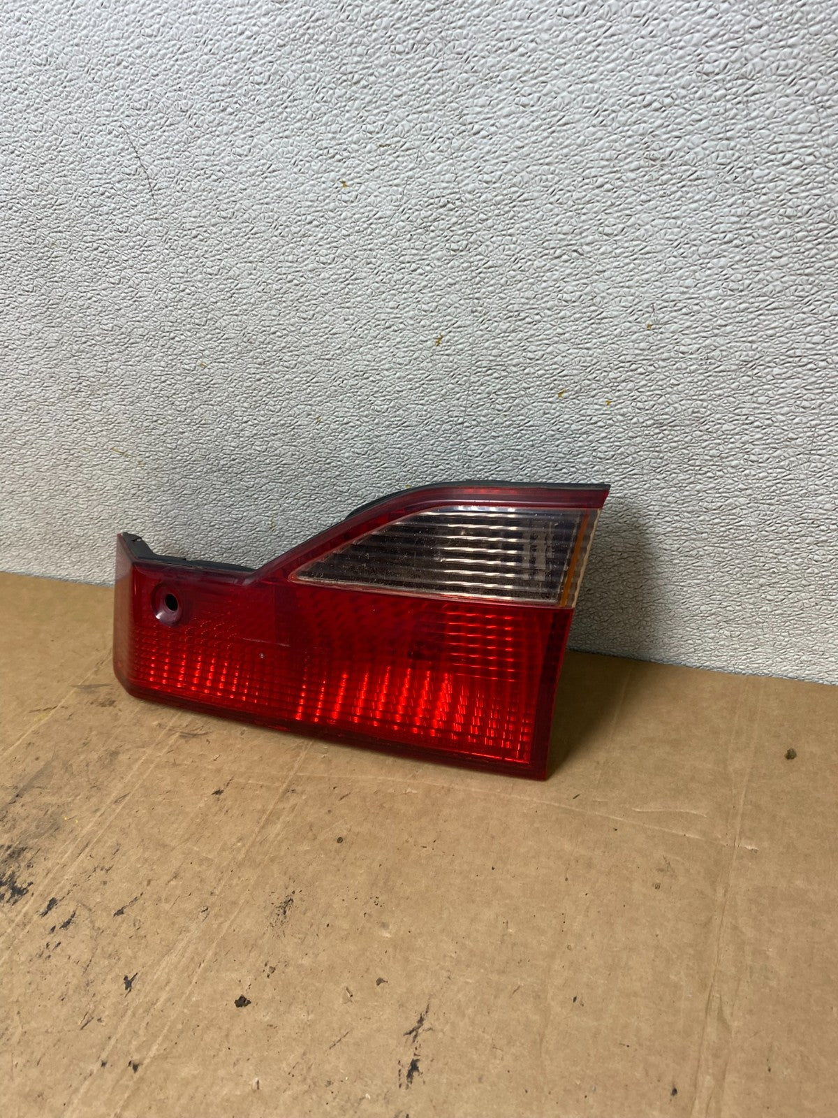 1998 to 2000 Honda Accord Right Passenger Side Inner Tail Light T2328 DW1